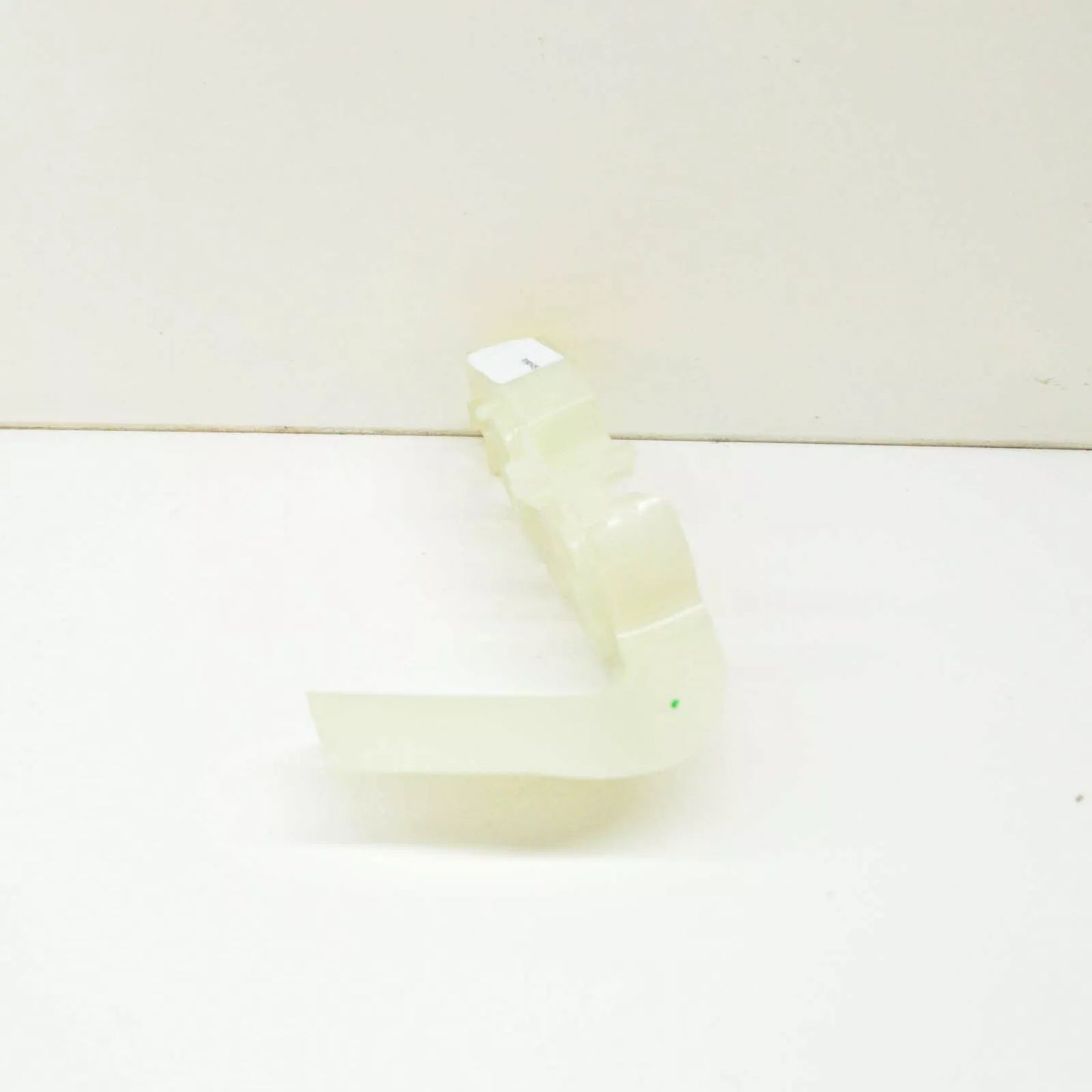 NEW AUDI A5 8W6 FRONT RIGHT BUMPER BRACKET GUIDE 8W6807284A ORIGINAL