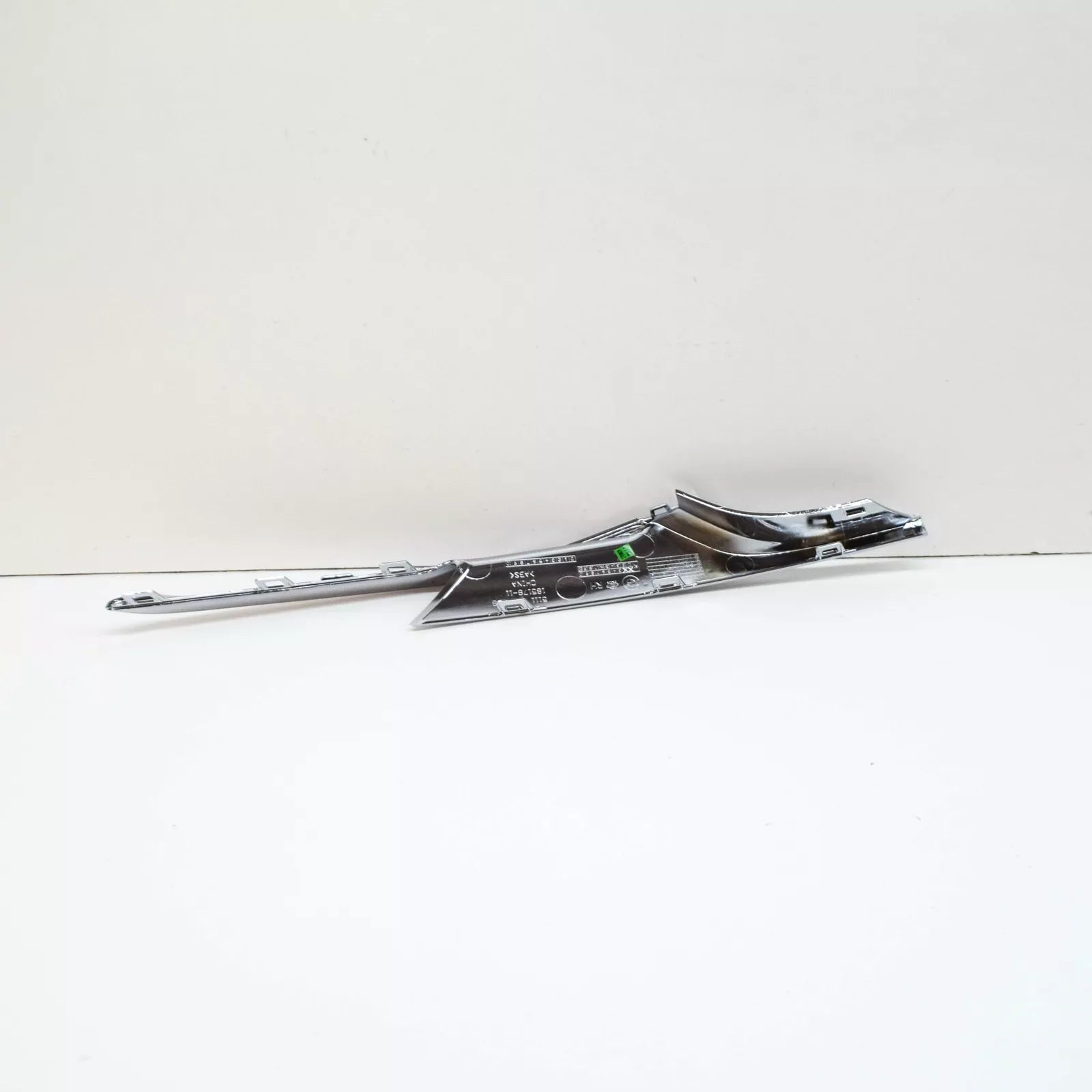 NEW BMW 2 GT F46 FRONT RIGHT BUMPER MOLDING LUXURY 51117473198 ORIGINAL