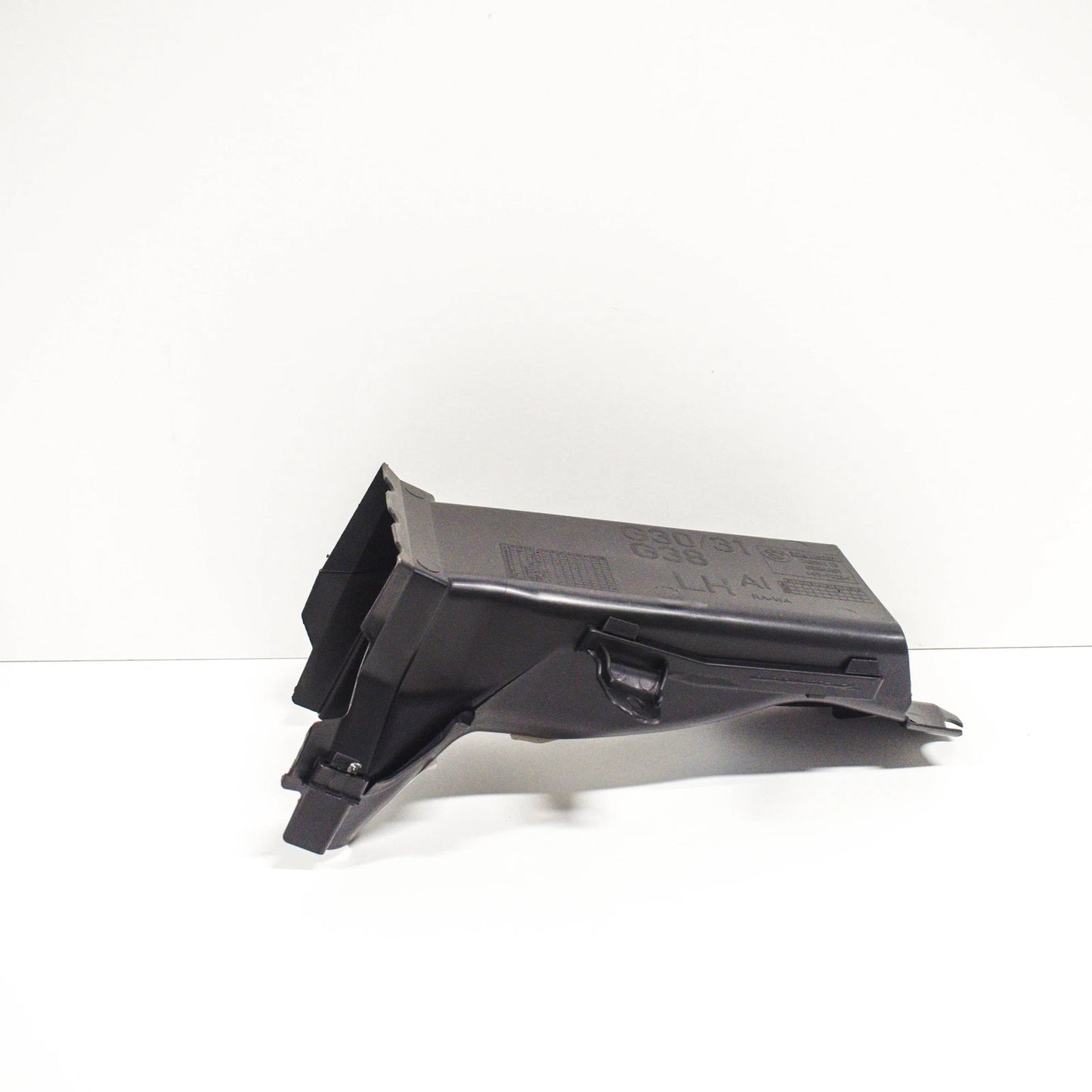 NEW BMW 5 G30 LEFT BRAKE AIR DUCT 51747383851 7383851 ORIGINAL