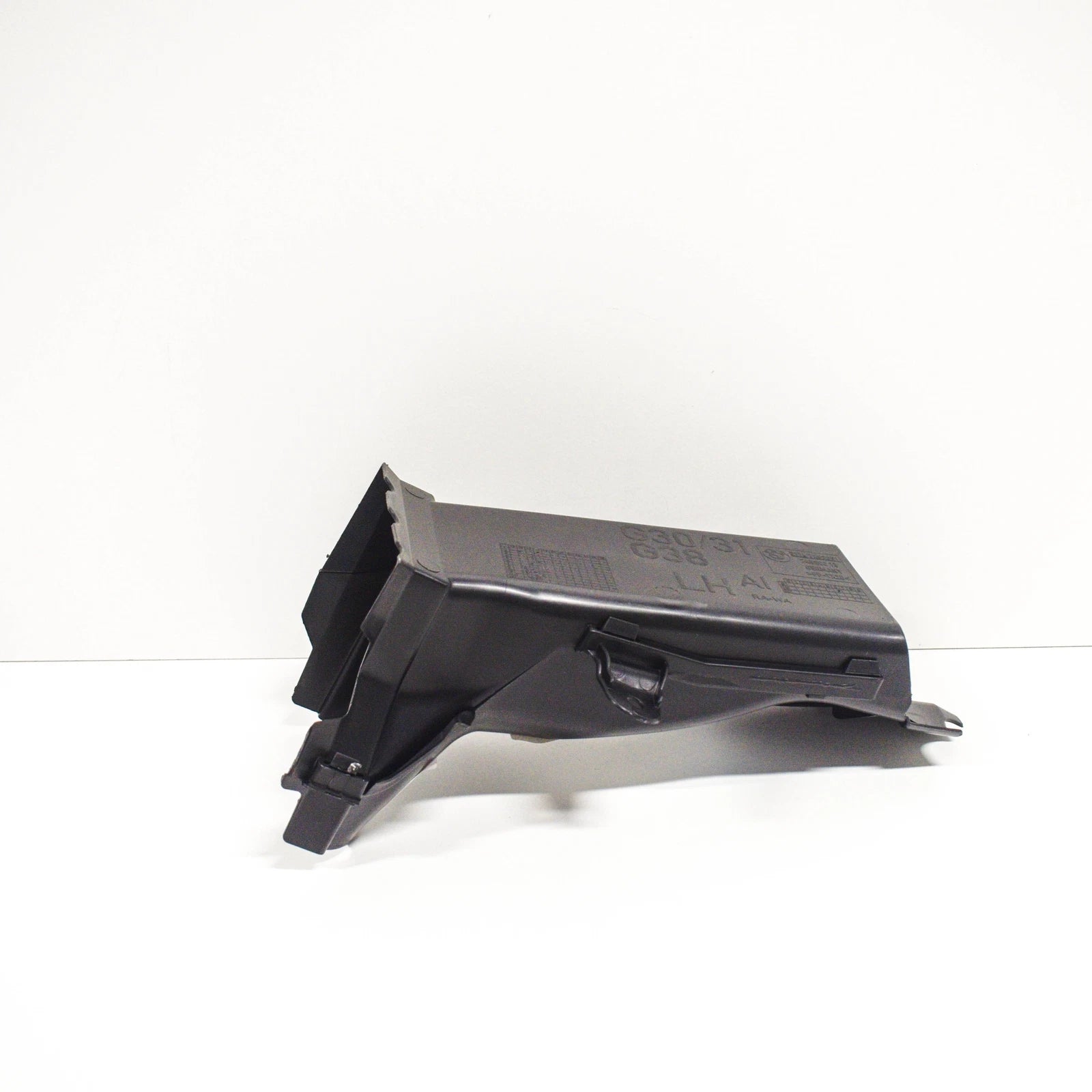 NEW BMW 5 G30 LEFT BRAKE AIR DUCT 51747383851 7383851 ORIGINAL