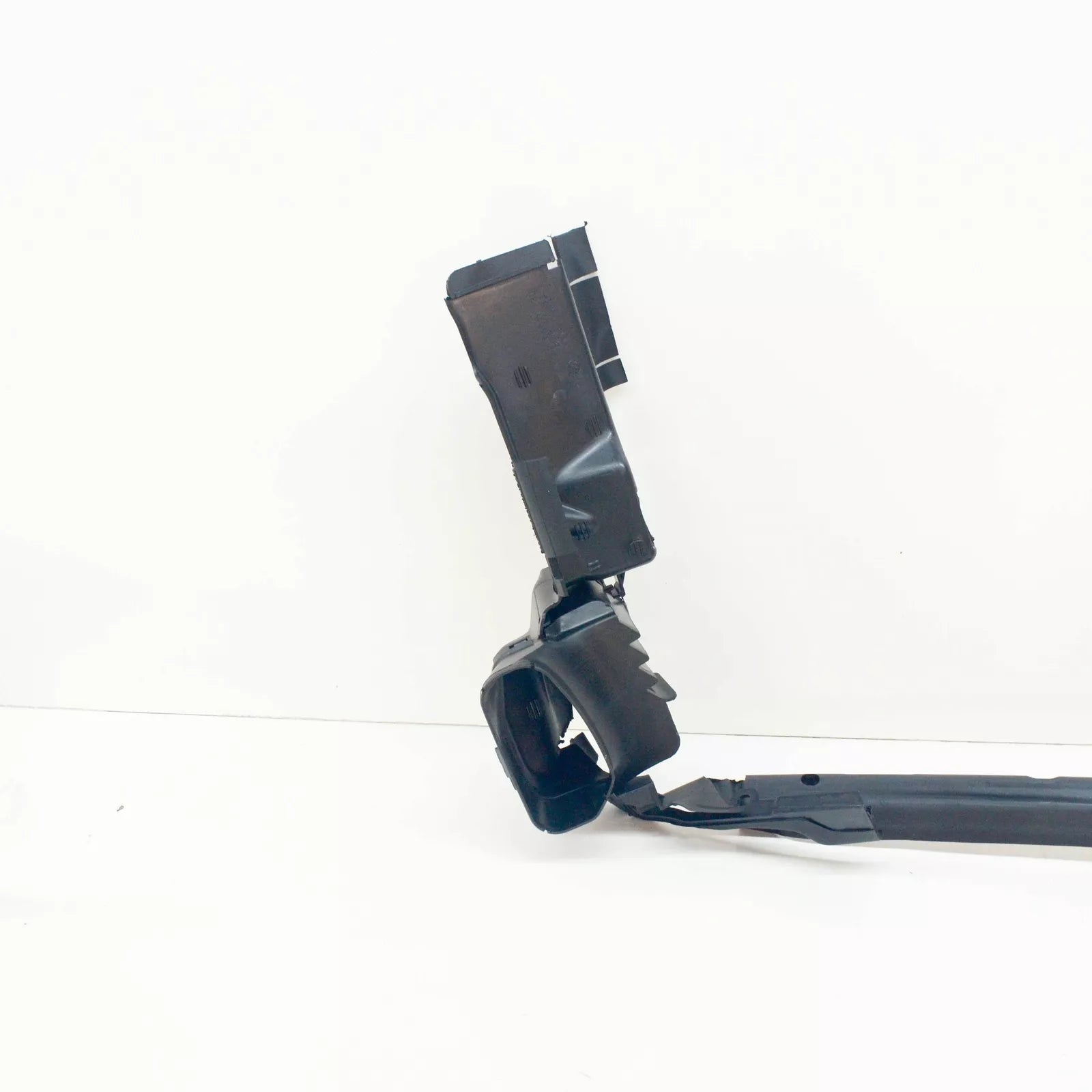 NEW MERCEDES-BENZ E-CLASS W211 AIR BAFFLE A2115001416