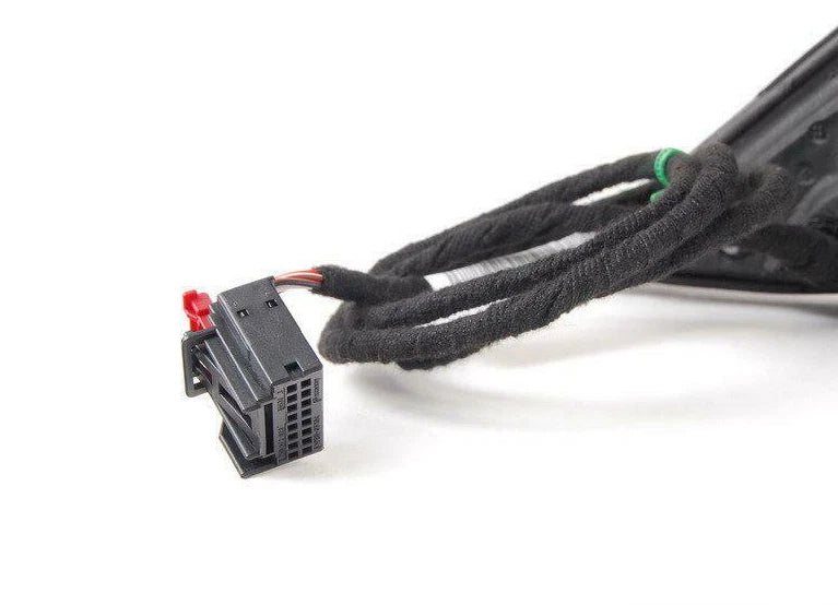 NEW VOLKSWAGEN PASSAT B8 FRONT RIGHT SIDE MIRROR HOUSING 561857508M9B9 ORIGINAL