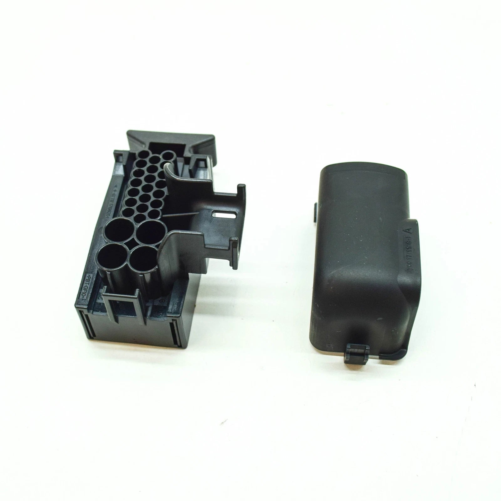 NEW VOLKSWAGEN ARTEON 3H7 25 PIN FLAT CONTACT HOUSING 1K0973213 ORIGINAL