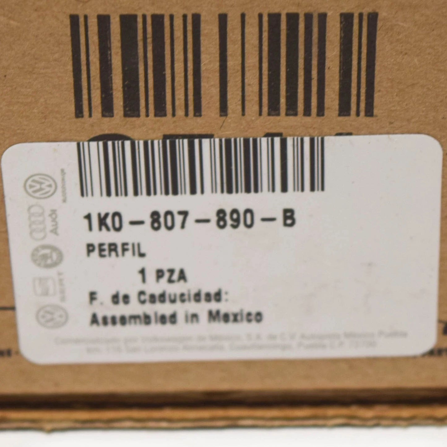 NEW VOLKSWAGEN GOLF MK5 FRONT BUMPER RIGHT GUIDE 1K0807890B ORIGINAL