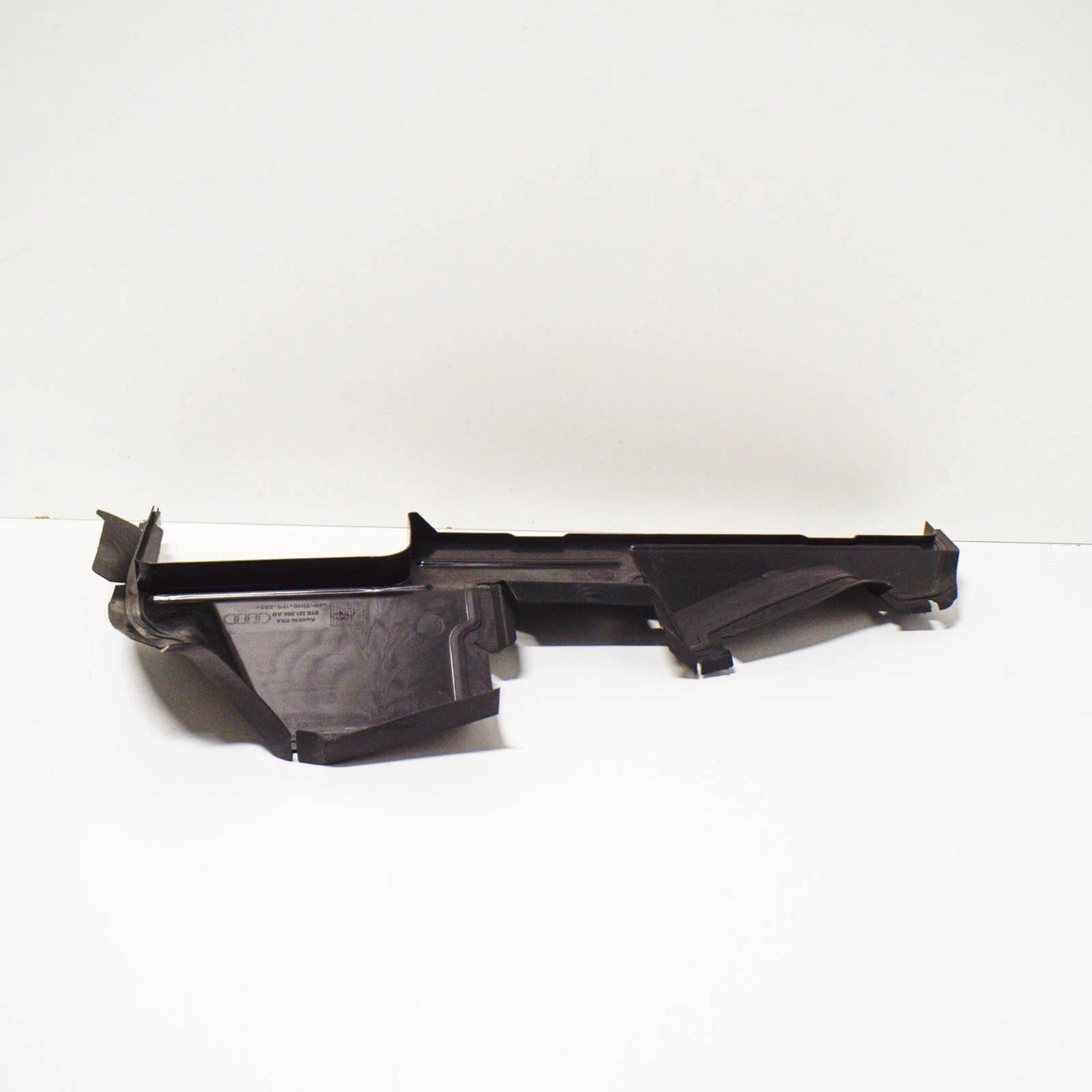 NEW AUDI A5 8F CONVERTIBLE RIGHT AIR GUIDE DUCT 8T0121284AB ORIGINAL