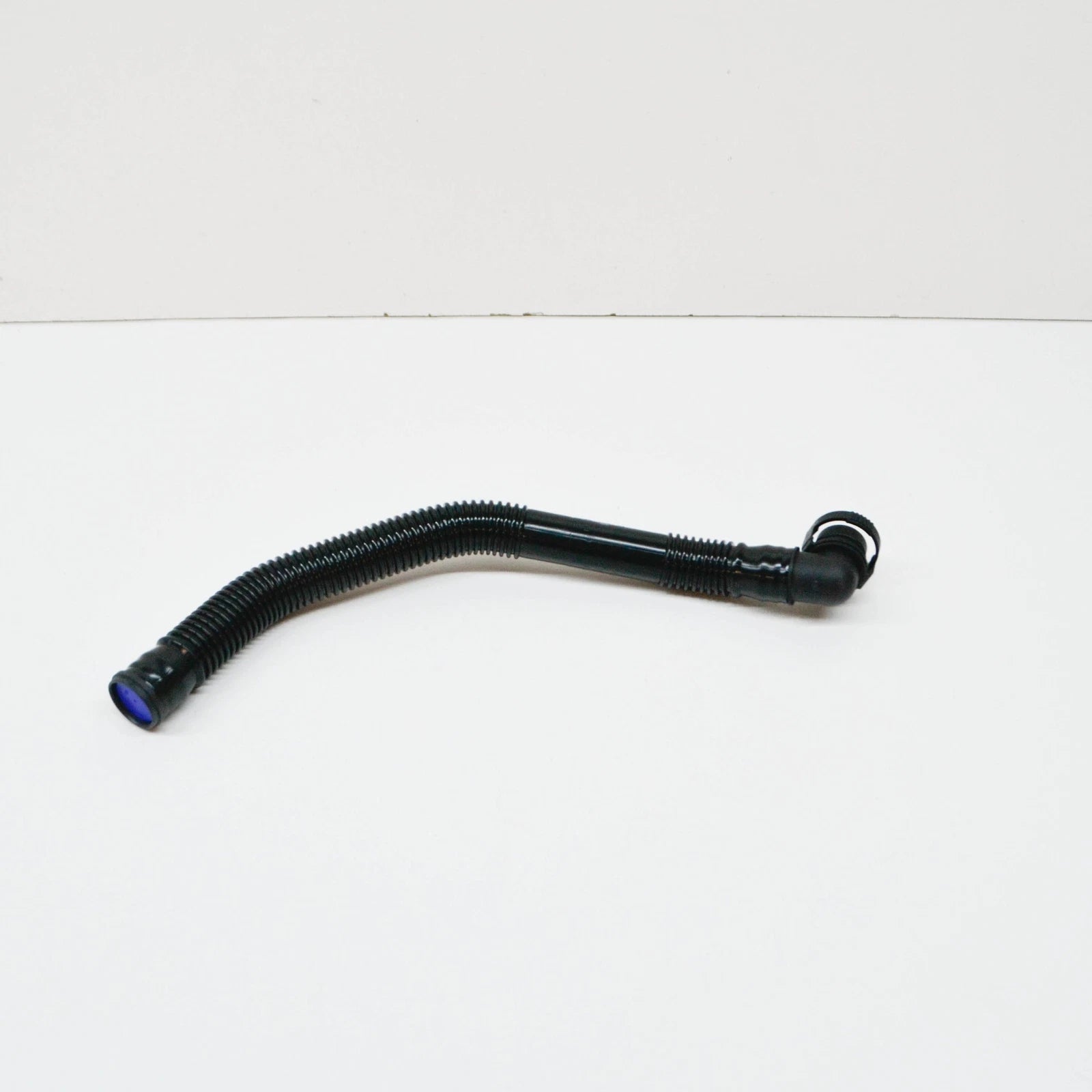 NEW AUDI A3 8P AIR FILTER HOUSING AIR BOX WATER DRAIN PIPE 1K0129637D ORIGINAL