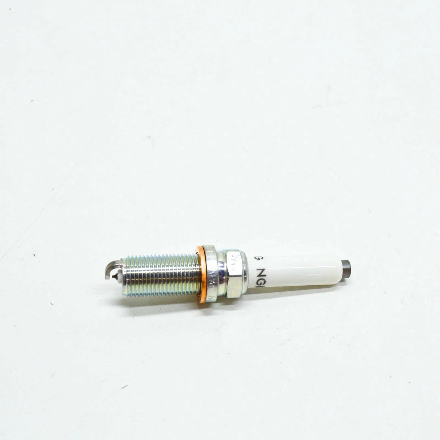 NEW AUDI A8 4H D4 IGNITION SPARK PLUG 06K905601M
