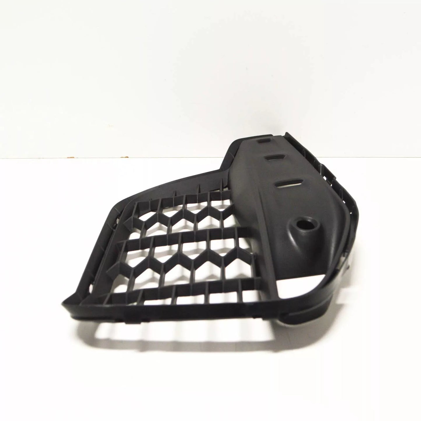 NEW BMW X6 F86 M FRONT BUMPER LEFT GRILLE 51118056261 8056261 2015 ORIGINAL