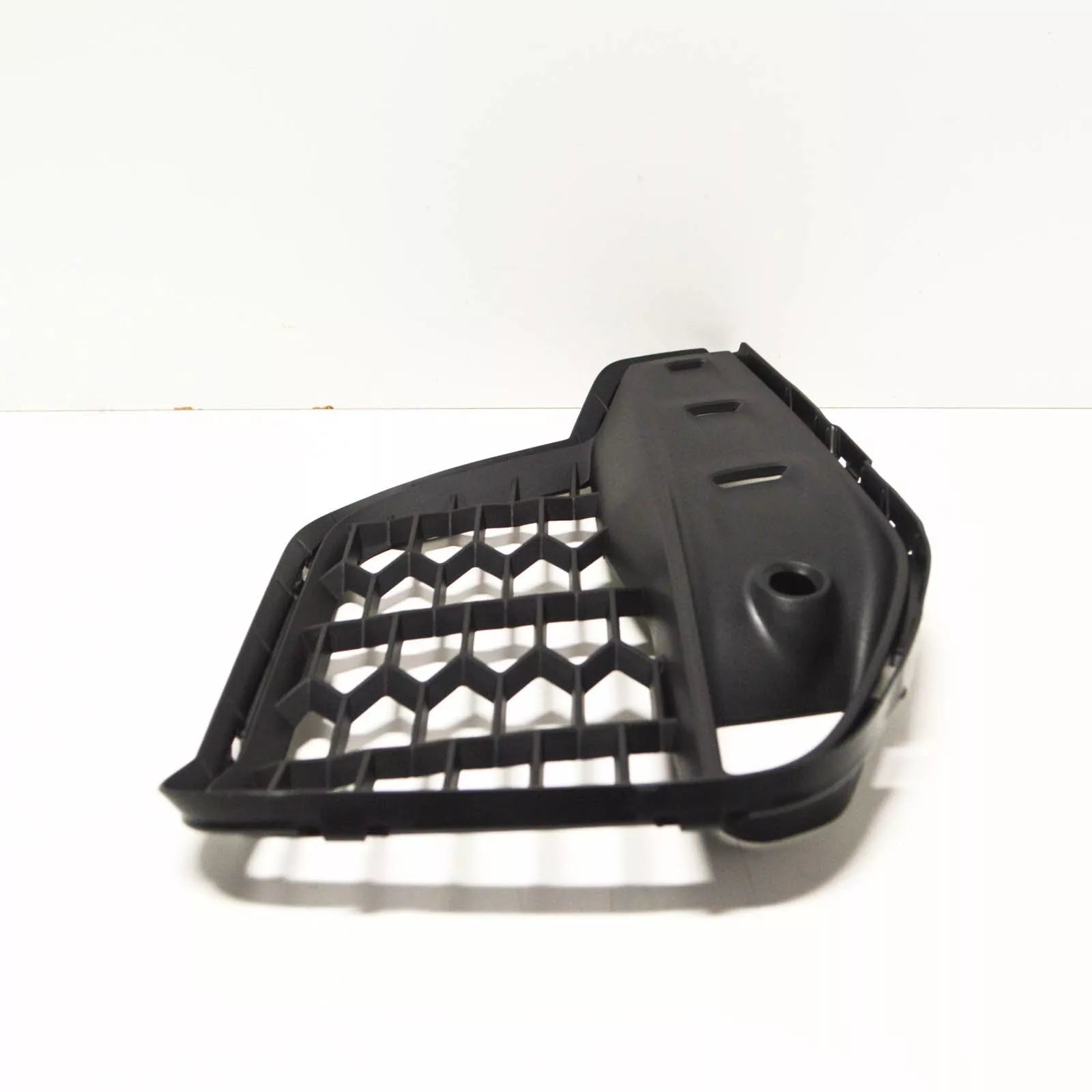 NEW BMW X6 F86 M FRONT BUMPER LEFT GRILLE 51118056261 8056261 2015 ORIGINAL