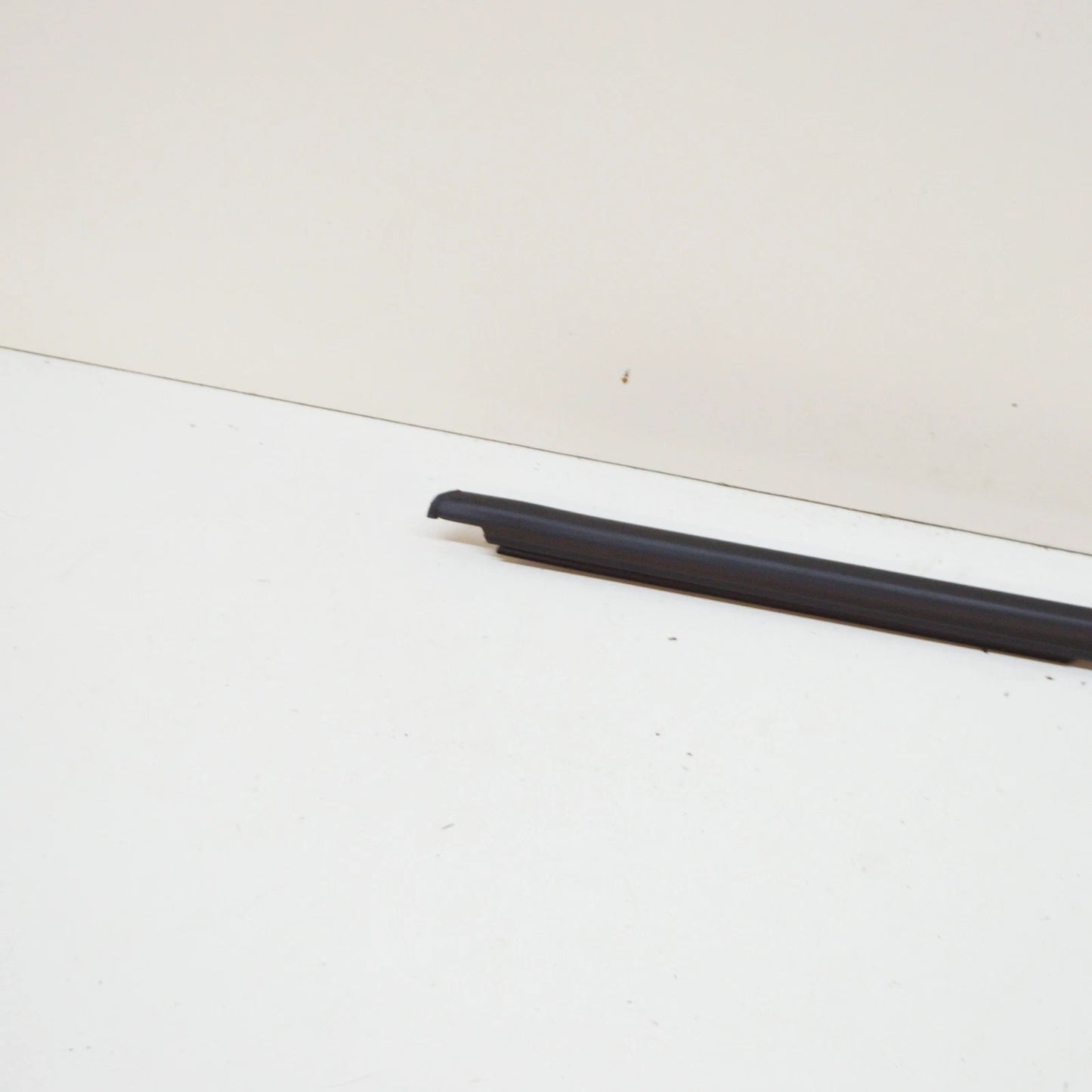 NEW VW PASSAT 3G B8 REAR LEFT OUTER WINDOW APERTURE SEAL 3G5839477C5AP ORIGINAL