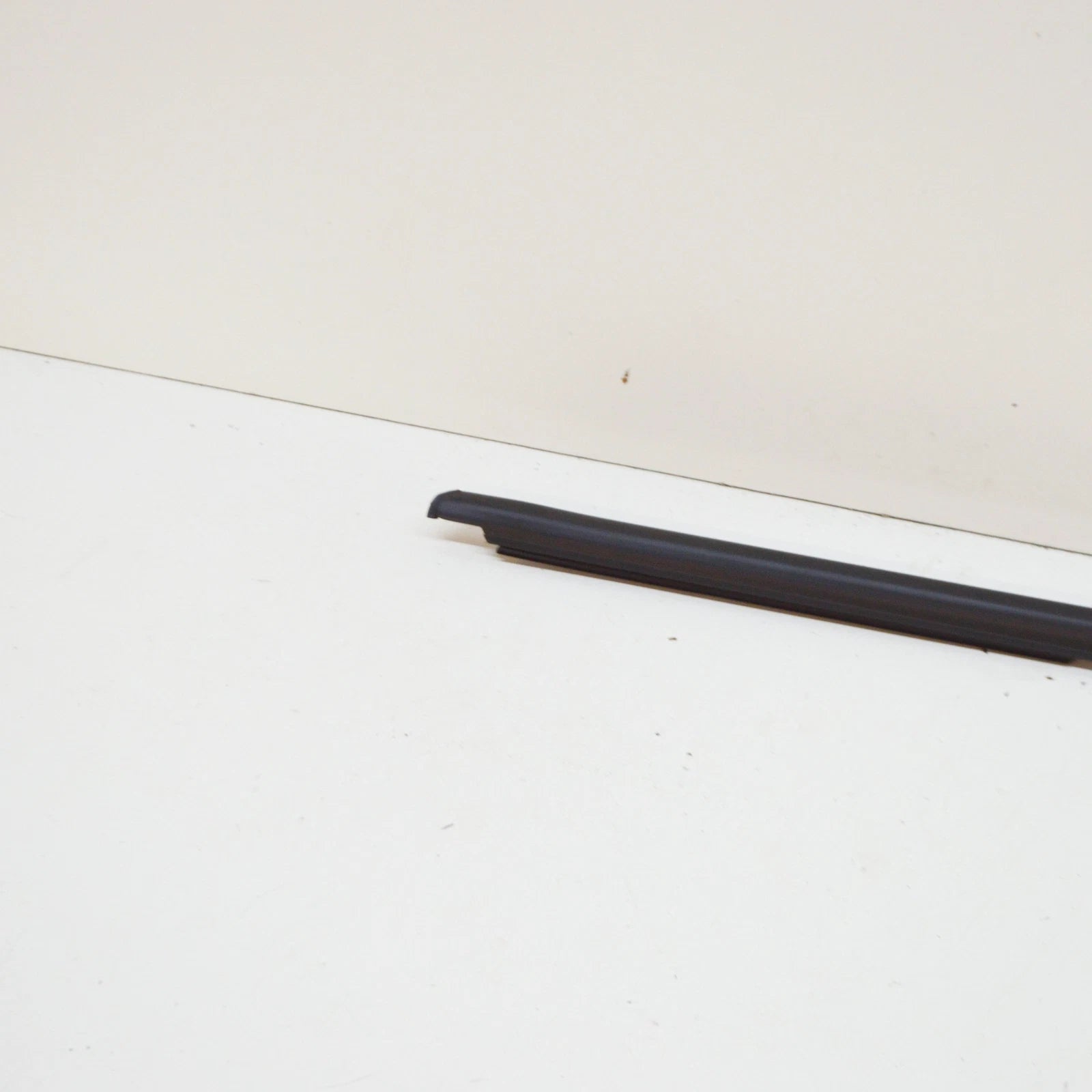 NEW VW PASSAT 3G B8 REAR LEFT OUTER WINDOW APERTURE SEAL 3G5839477C5AP ORIGINAL