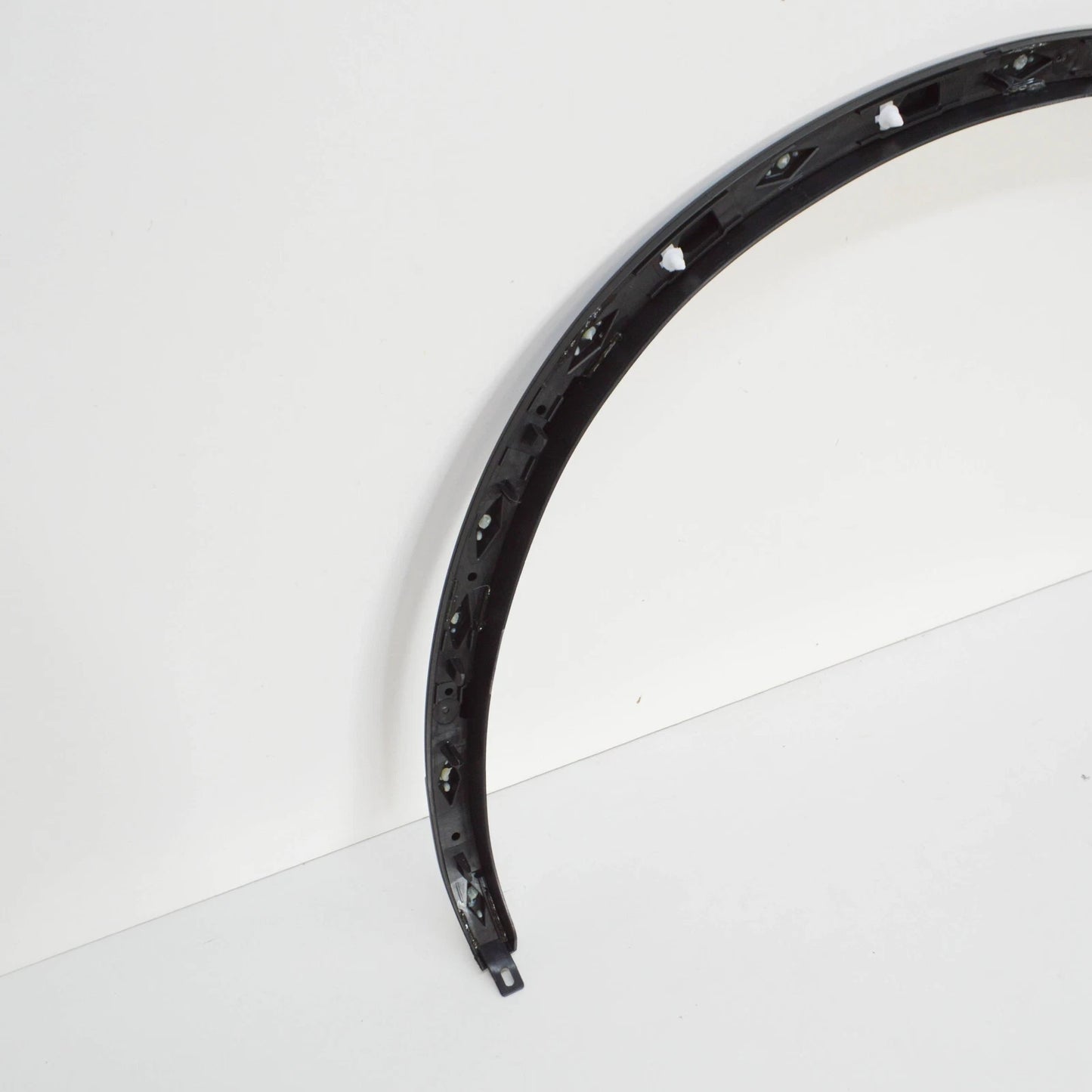 NEW VW TOUAREG 7P FRONT RIGHT FENDER WHEEL COVER MOLDING 7P6853718GGRU ORIGINAL