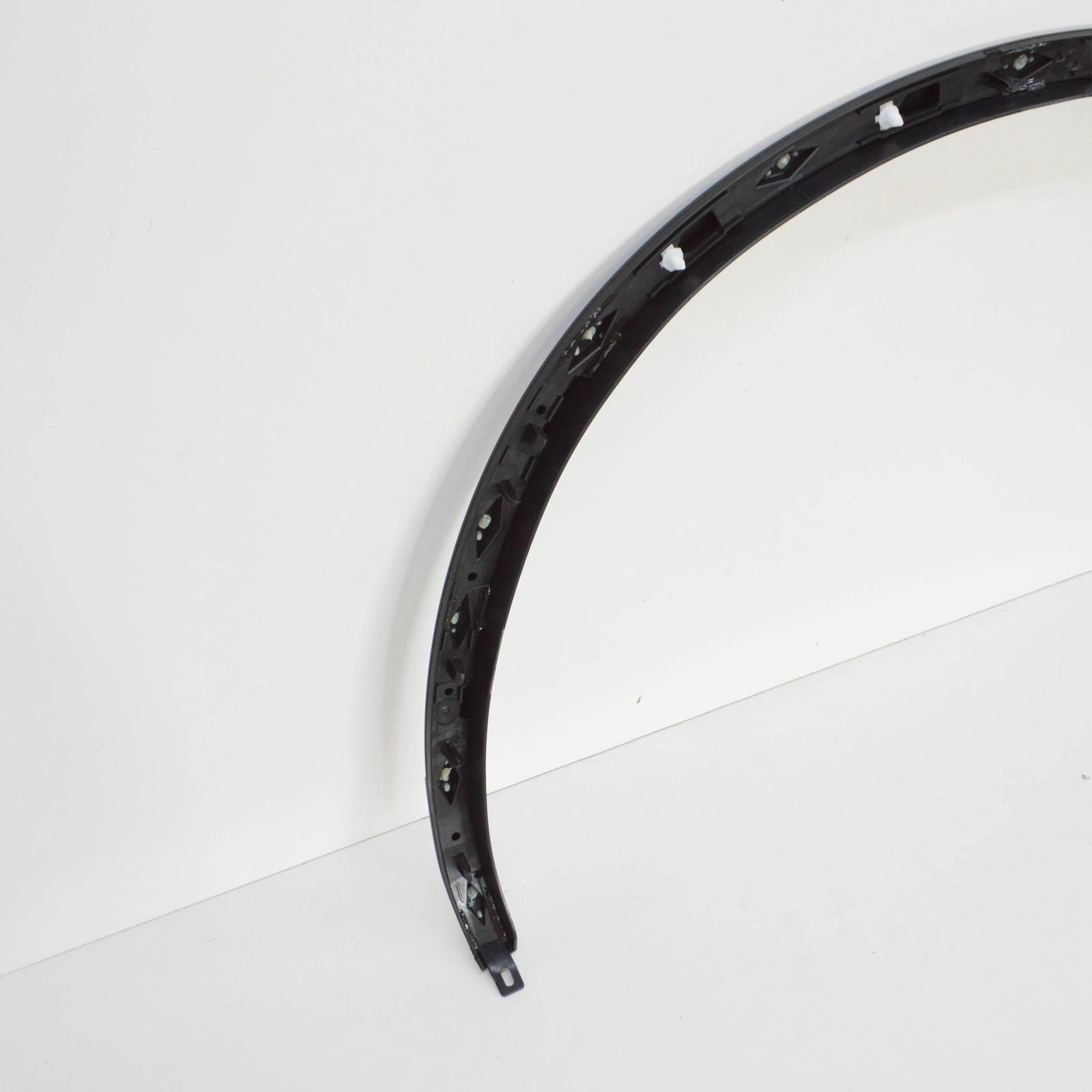 NEW VW TOUAREG 7P FRONT RIGHT FENDER WHEEL COVER MOLDING 7P6853718GGRU ORIGINAL