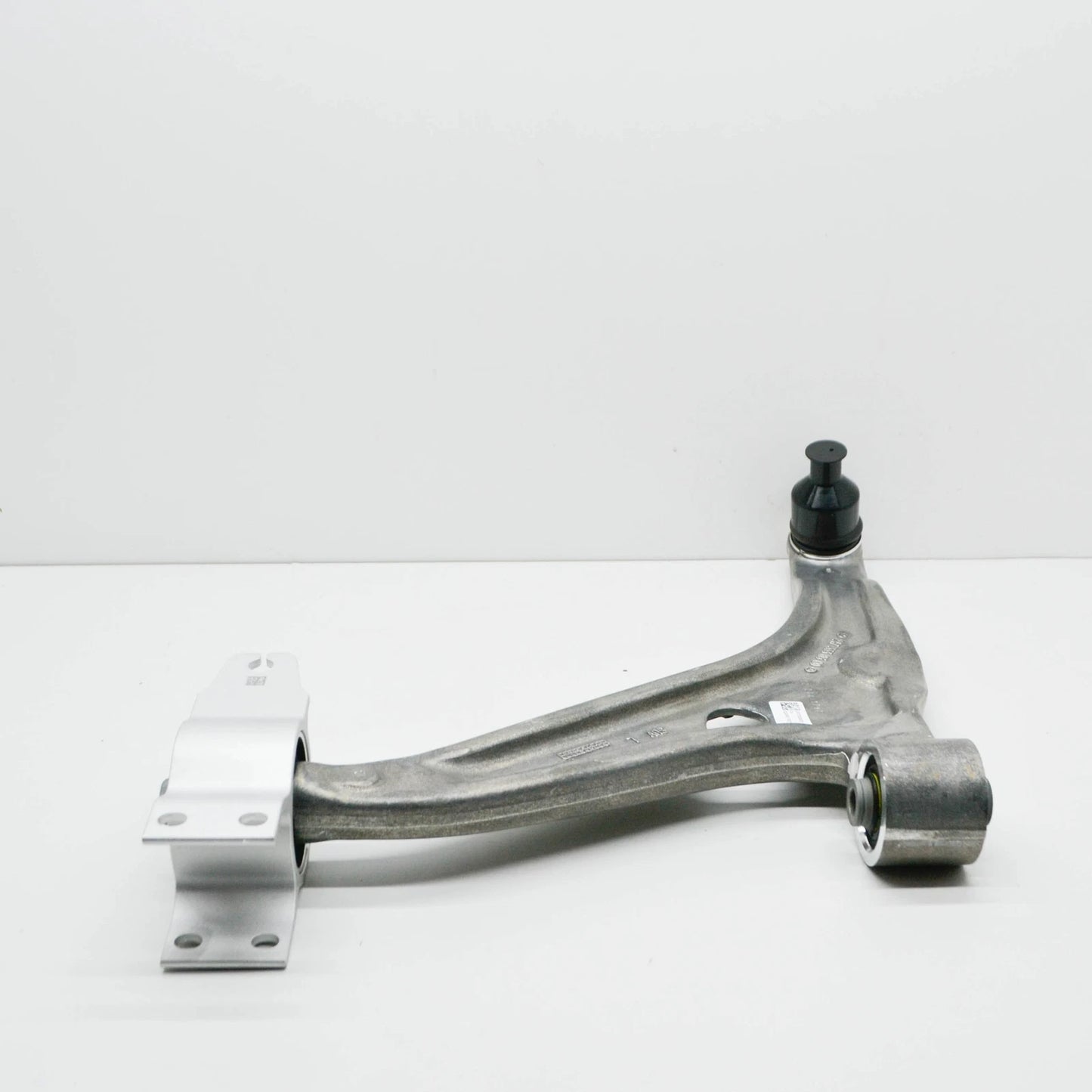 NEW MB GLA H247 AMG FRONT LEFT LOWER TRANSVERSE CONTROL ARM A2473308301 ORIGINAL