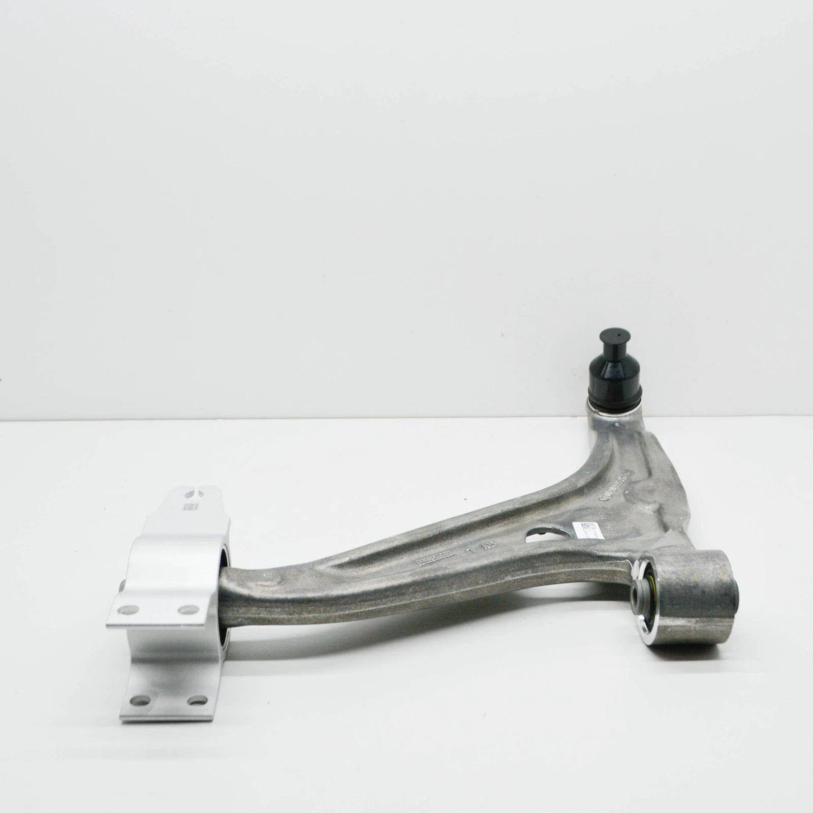 NEW MB GLA H247 AMG FRONT LEFT LOWER TRANSVERSE CONTROL ARM A2473308301 ORIGINAL