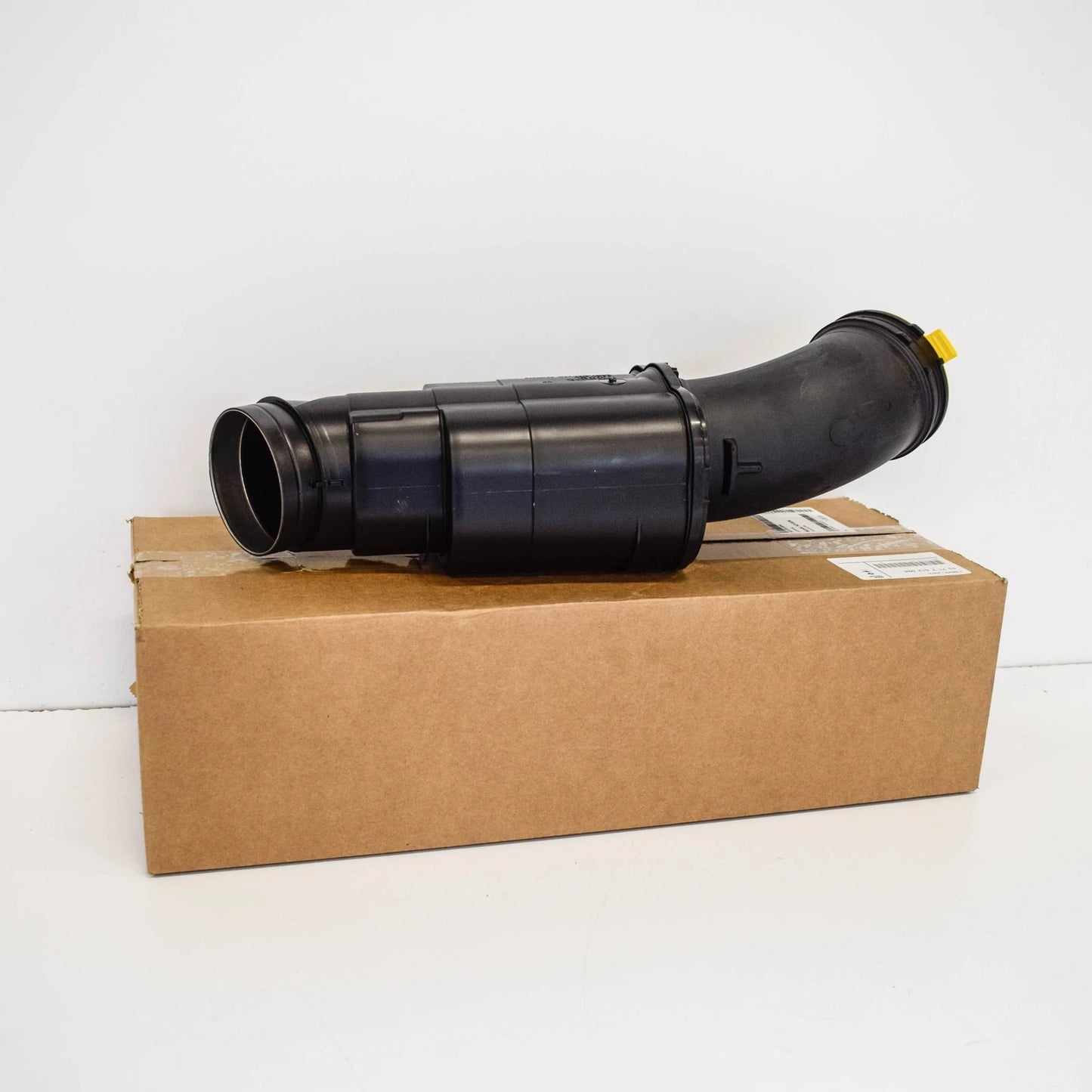 NEW BMW 5 F10 AIR DUCT 2.0 PETROL 13717612094 ORIGINAL