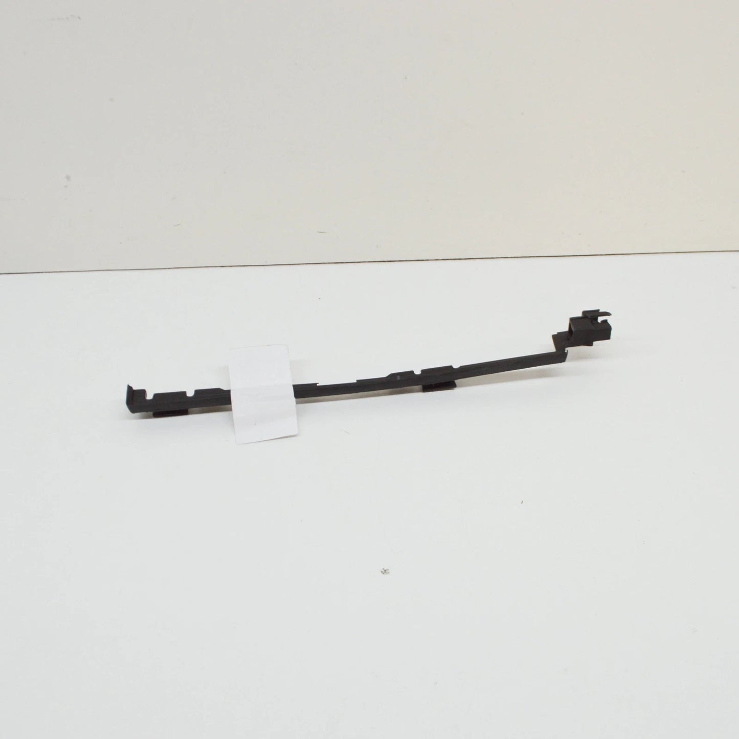 NEW MB CLK C209 FRONT LEFT FENDER SEAL A2096980798 ORIGINAL