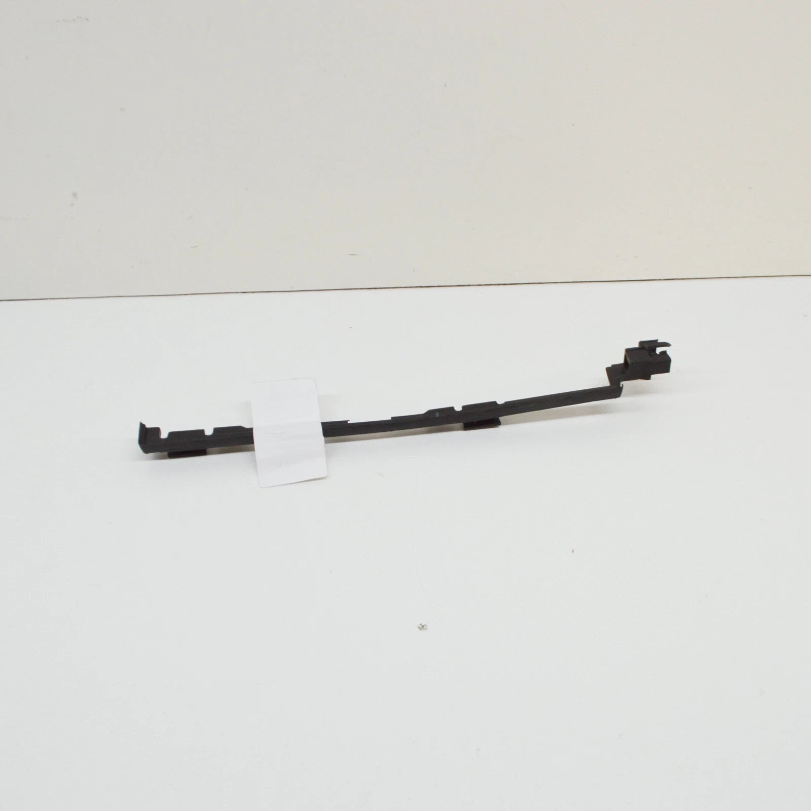 NEW MB CLK C209 FRONT LEFT FENDER SEAL A2096980798 ORIGINAL