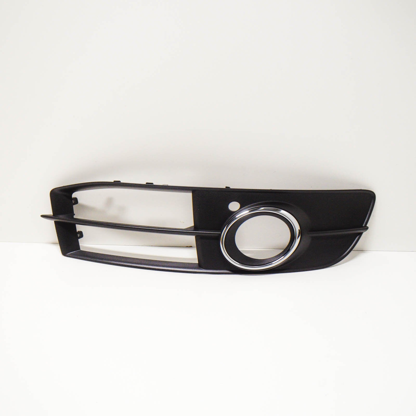 NEW AUDI A6 C6 RIGHT FOG LIGHT GRILLE 4F0807682Q01C 2010 ORIGINAL