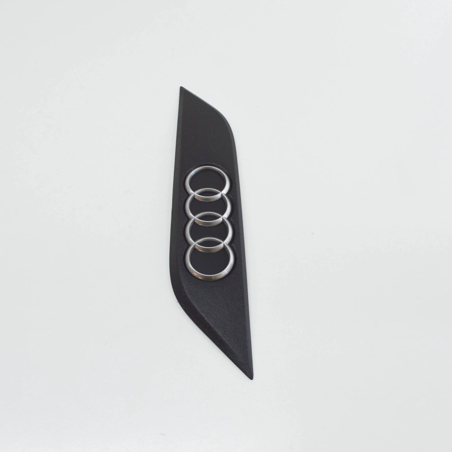 NEW AUDI R8 42 RIGHT INTAKE MANIFOLD BADGE DOVER 07L133622A ORIGINAL