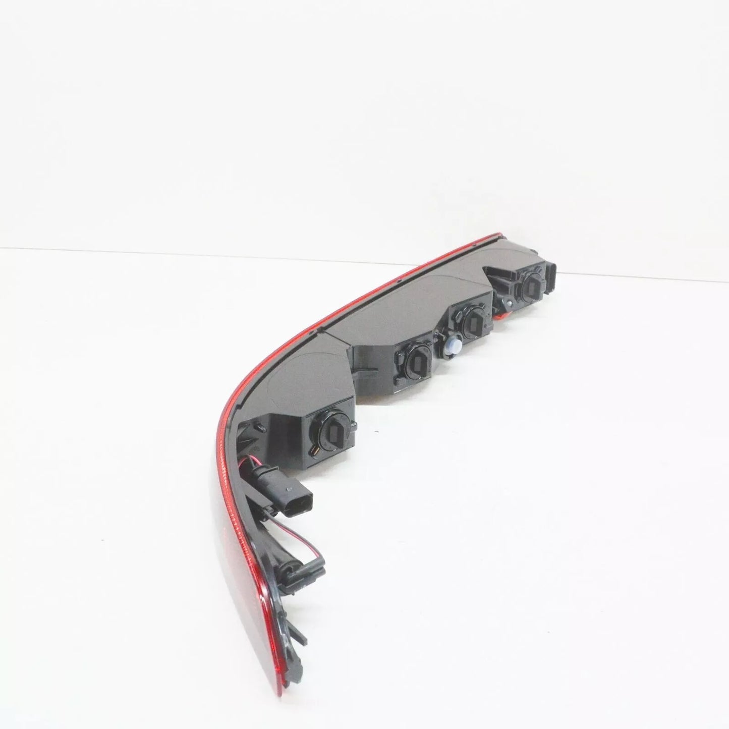 AUDI Q7 4M Rear Right Bumper Lower Taillight 4M0945096A NEW