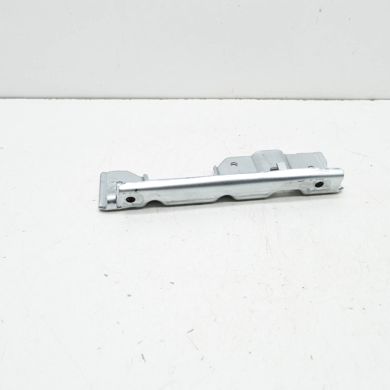 NEW VOLKSWAGEN TRANSPORTER T6 RIGHT A-PILLAR SECURING BRACKET 7H0858150A