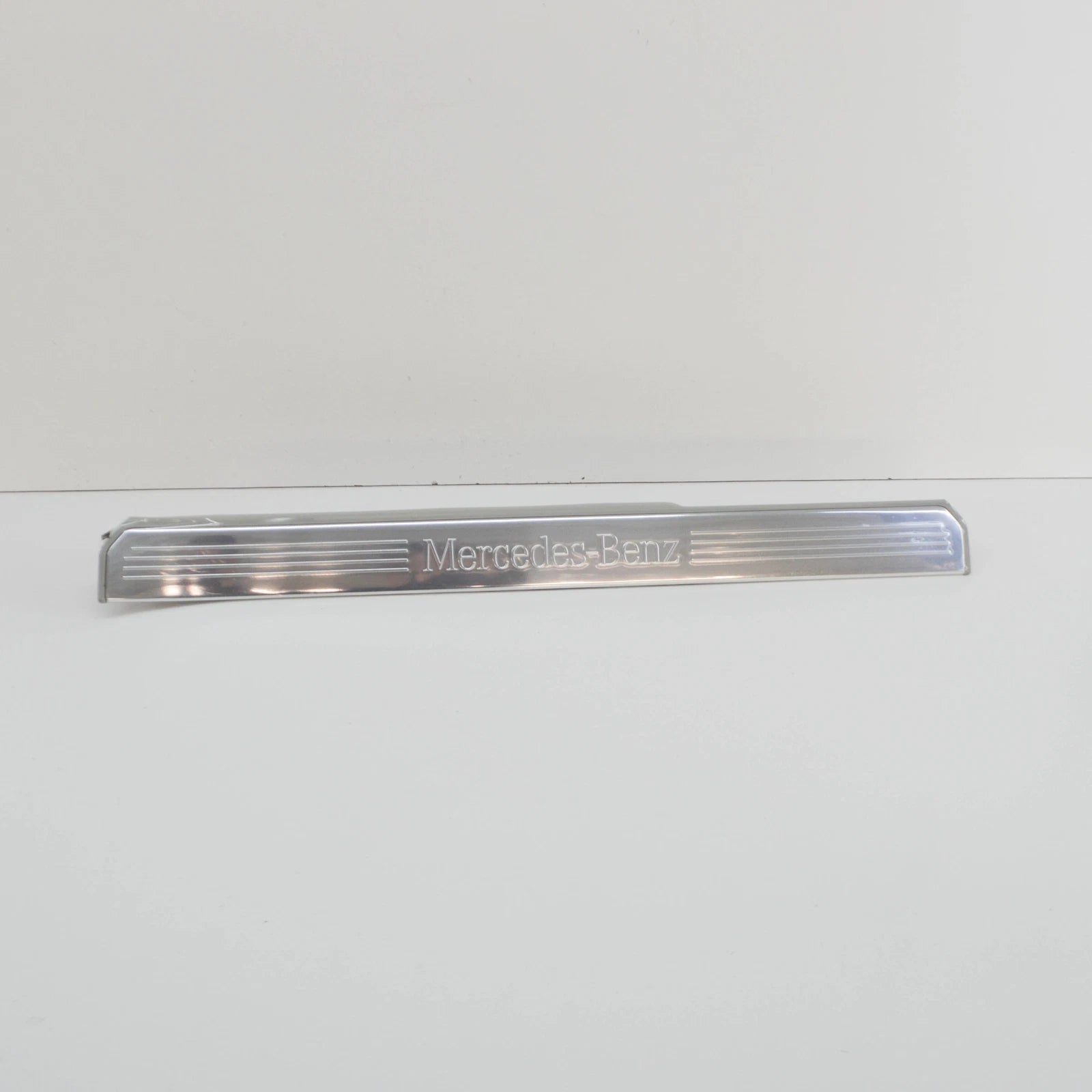 NEW MERCEDES-BENZ S W221 FRONT RIGHT ENTRANCE COVER RAIL A22168002357E94