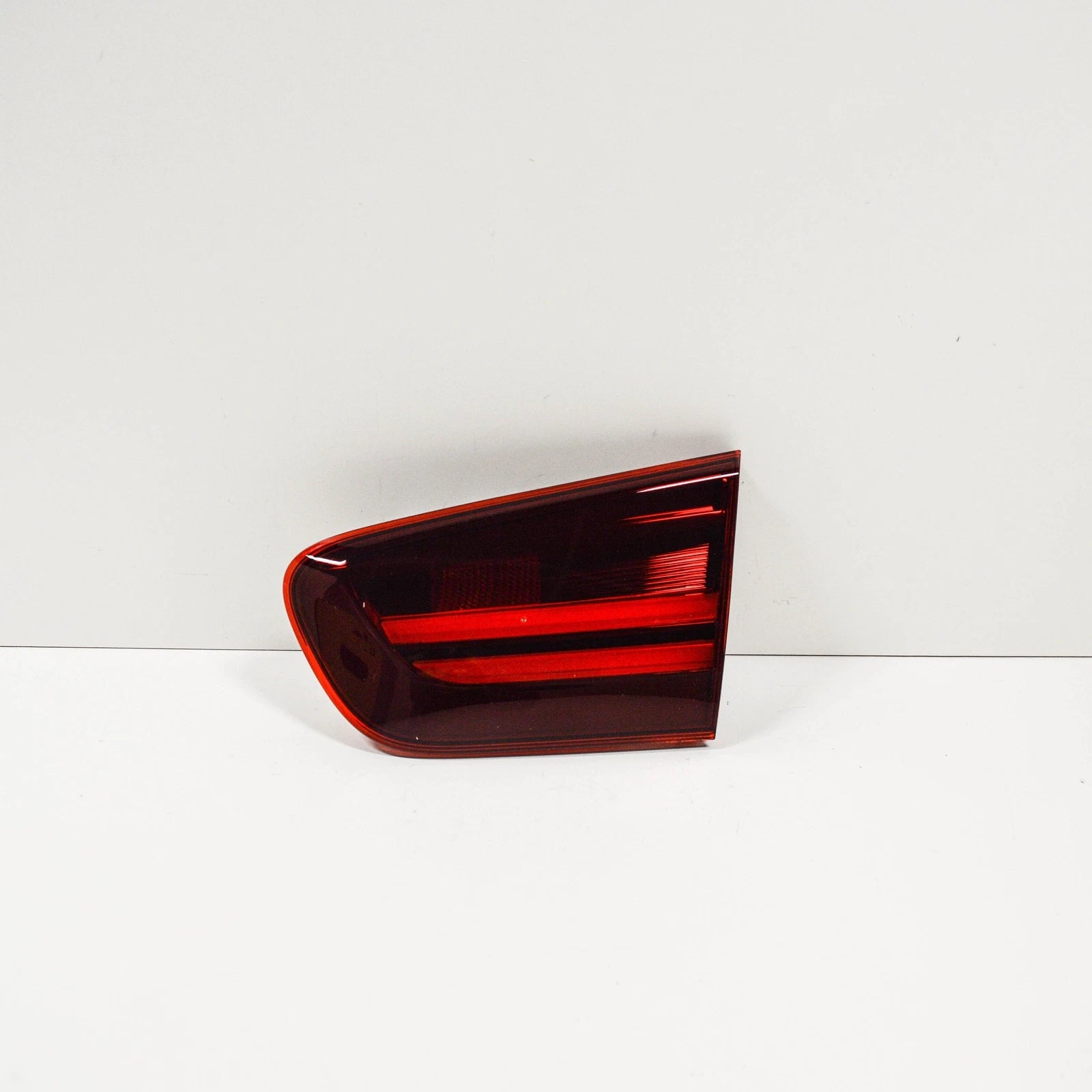 NEW BMW 1 F20 M REAR TRUNK LID RIGHT TAILLIGHT BLACK LINE 63217456504 ORIGINAL