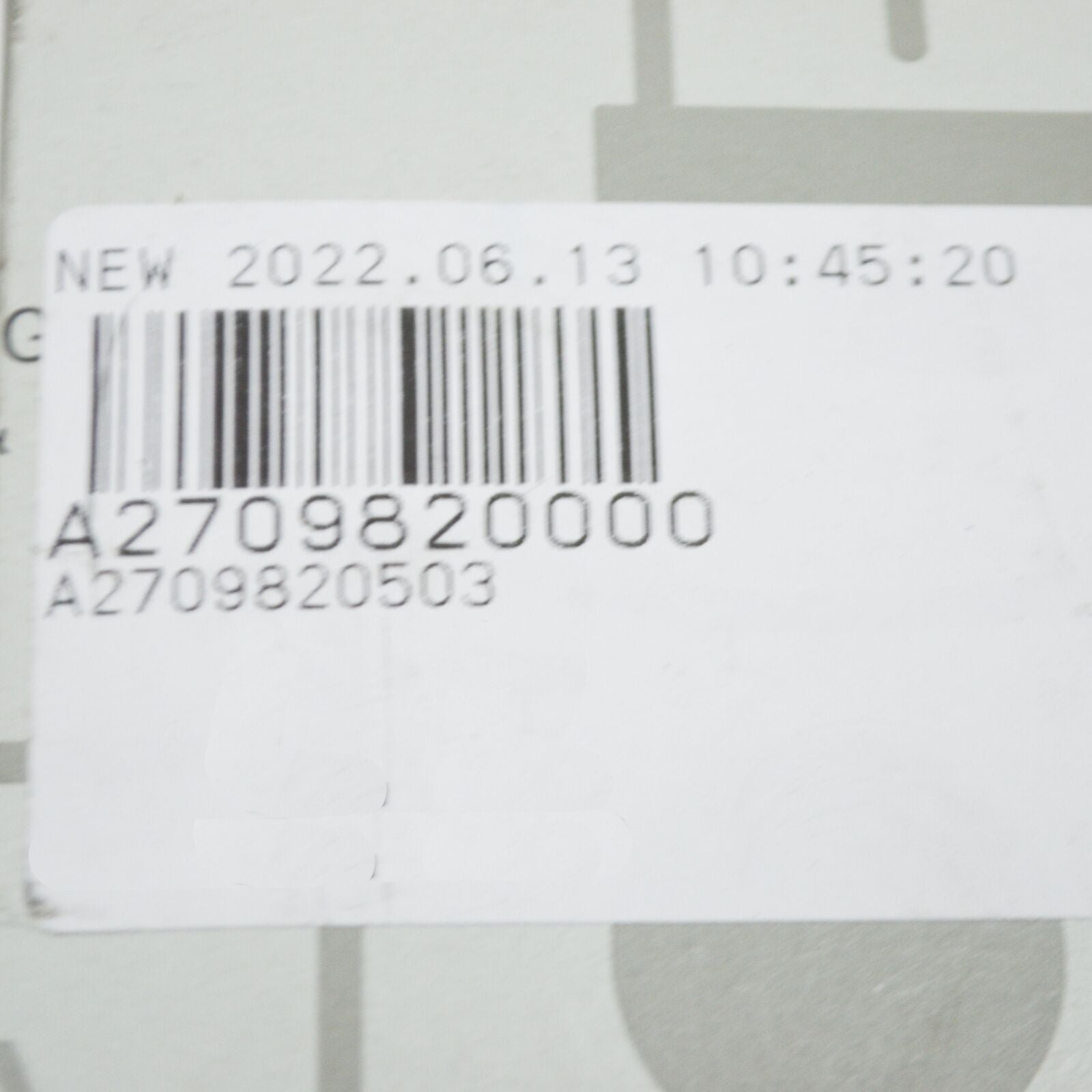 NEW MERCEDES-BENZ GLA X156 ENGINE SOLENOID VALVE A2709820000 ORIGINAL