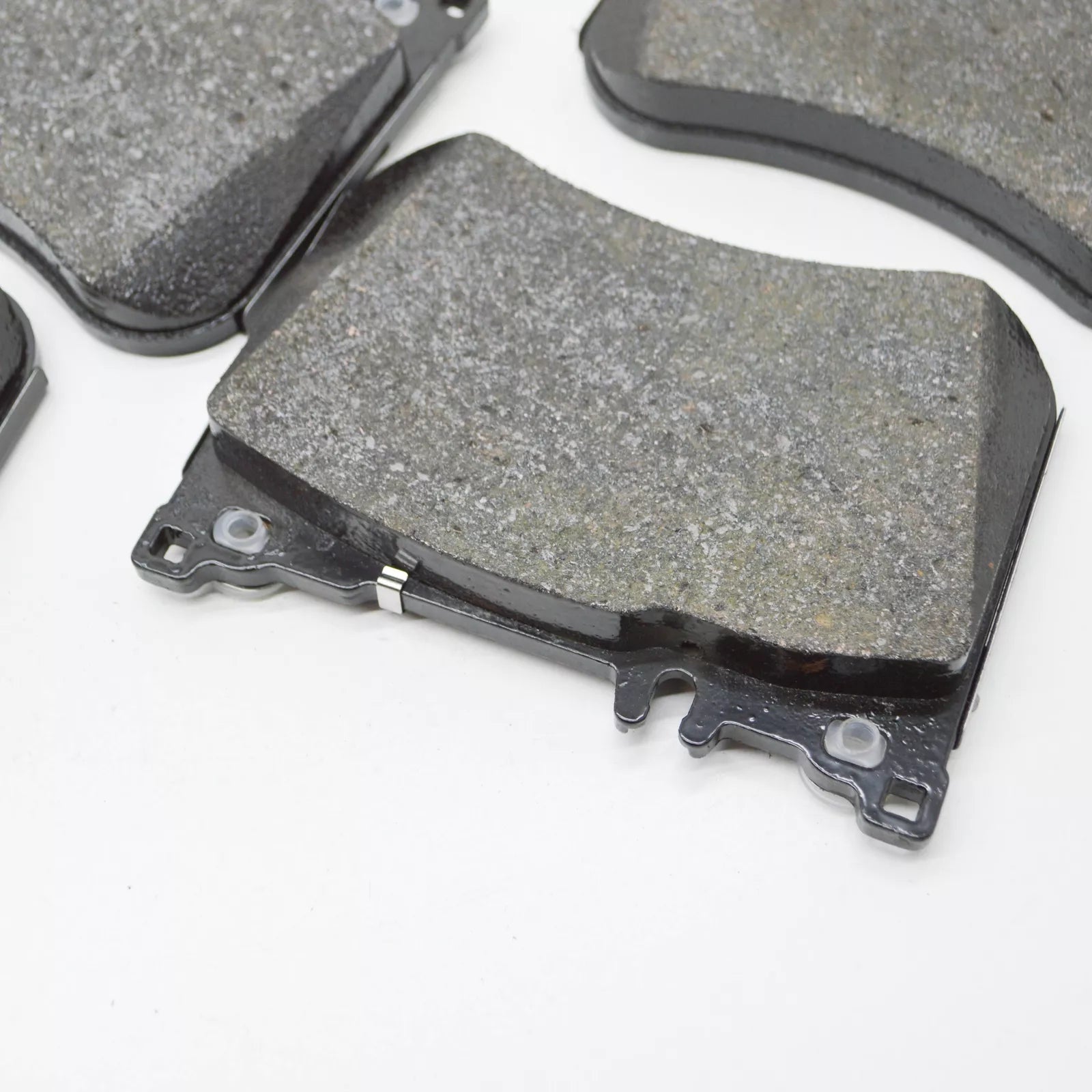 NEW MERCEDES-BENZ S W222 FRONT WHEEL BRAKE PAD SET A0004201006 ORIGINAL
