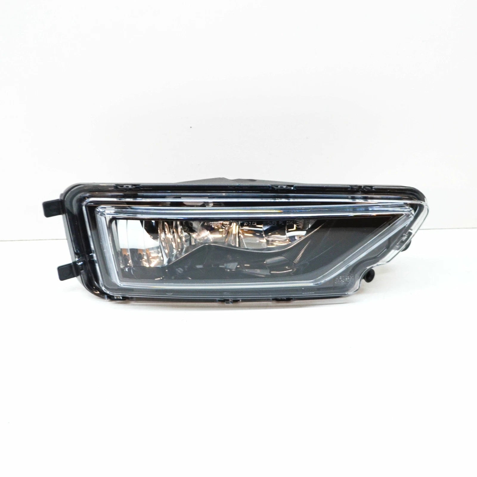 NEW VOLKSWAGEN AMAROK FRONT RIGHT HALOGEN FOG LIGHT LAMP 2H6941700B 2017