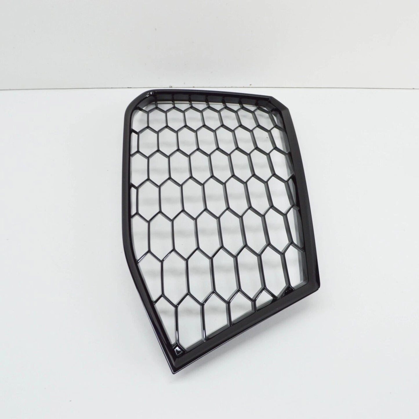 NEW AUDI TT ROADSTER FV FRONT RIGHT AIR GUIDE GRILLE 8S0807682JT94 ORIGINAL