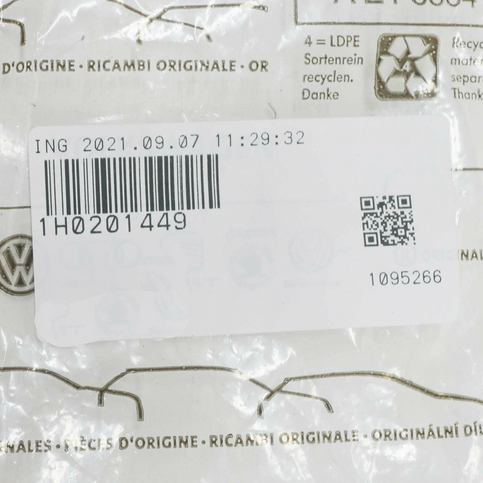 NEW AUDI A1 MK1 FUEL LINE CLIP 1H0201449