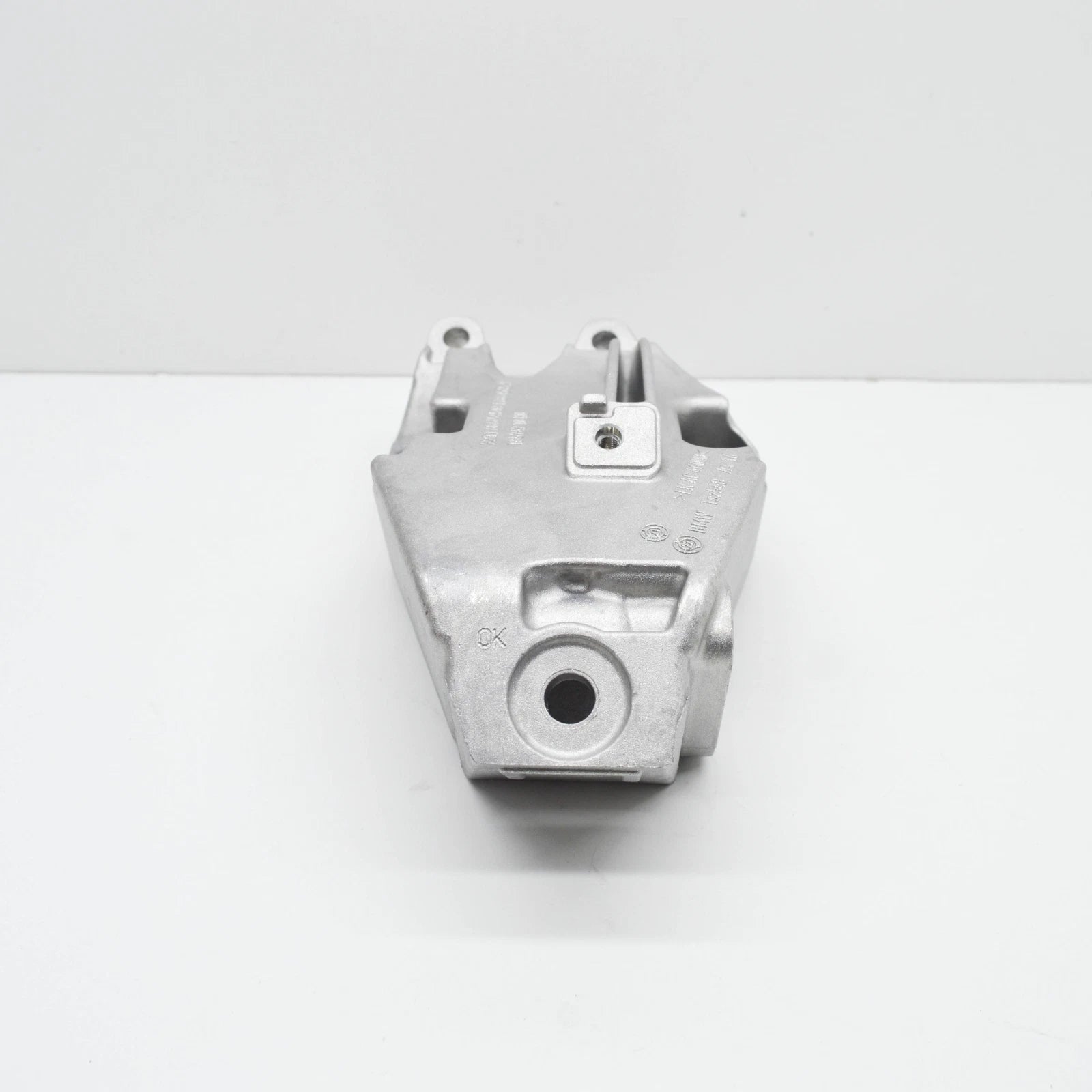 NEW BMW 3 G20 LEFT SIDE ENGINE BRACKET 22116861565 ORIGINAL