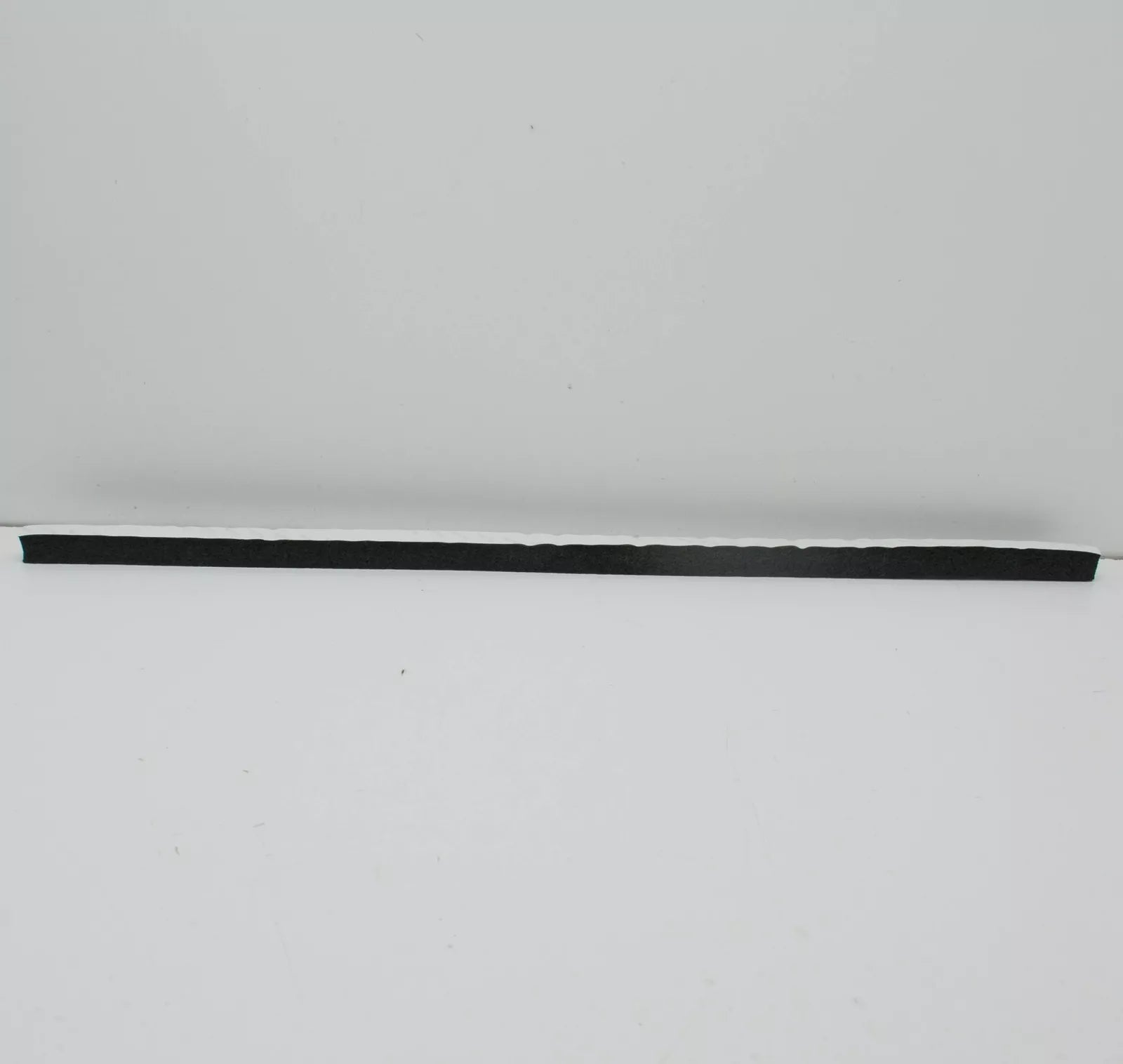 NEW BMW 7 G11 LOWER RADIATOR SEALING TRIM 17118577642 8577642 2016 ORIGINAL