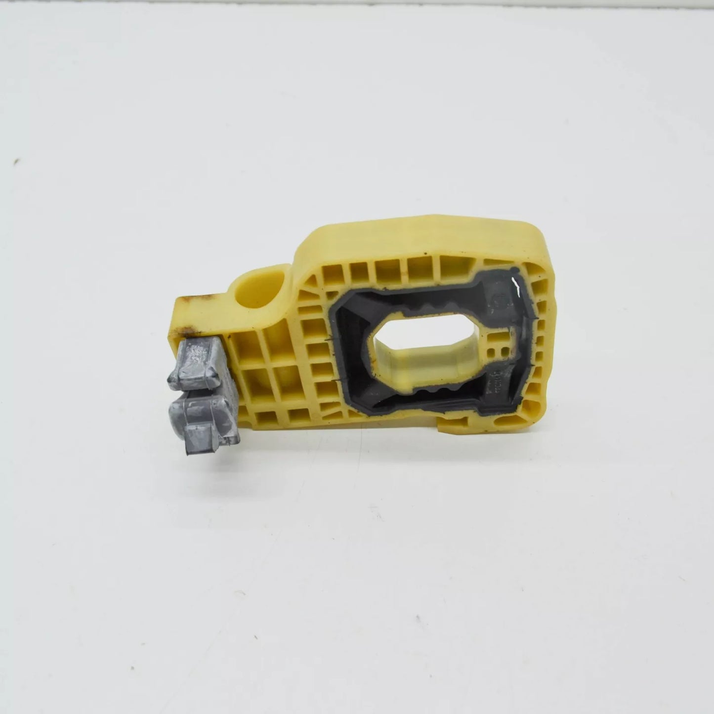 NEW BMW 7 G11 RADIATOR RIGHT SIDE BRACKET 17118632140 8632140 2016 ORIGINAL