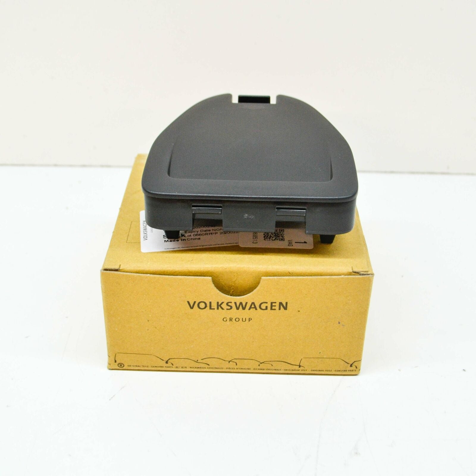 NEW AUDI A8 4N WARNING TRIANGLE BRACKET 4N0860285 ORIGINAL