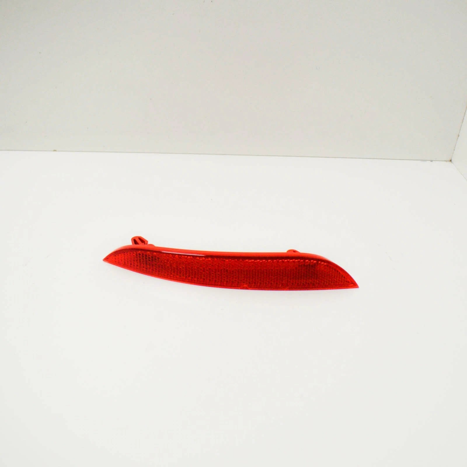 NEW VOLKSWAGEN GOLF PLUS REAR BUMPER RIGHT REFLECTOR 5M0945106G 2007