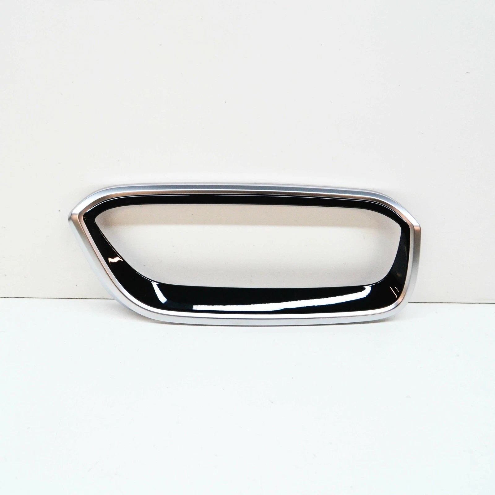 NEW BMW I3 I01 FRONT BUMPER RIGHT GRILLE TRIM 51237955388