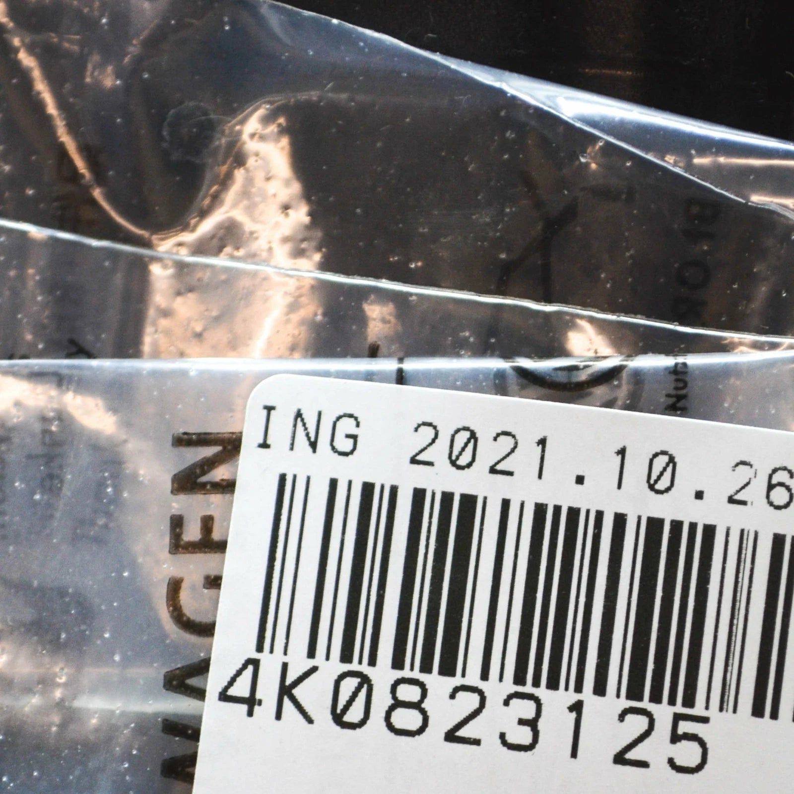 NEW AUDI A6 S6 C8 FRONT BUMPER CENTER RUBBER SEAL 4K0823125 ORIGINAL