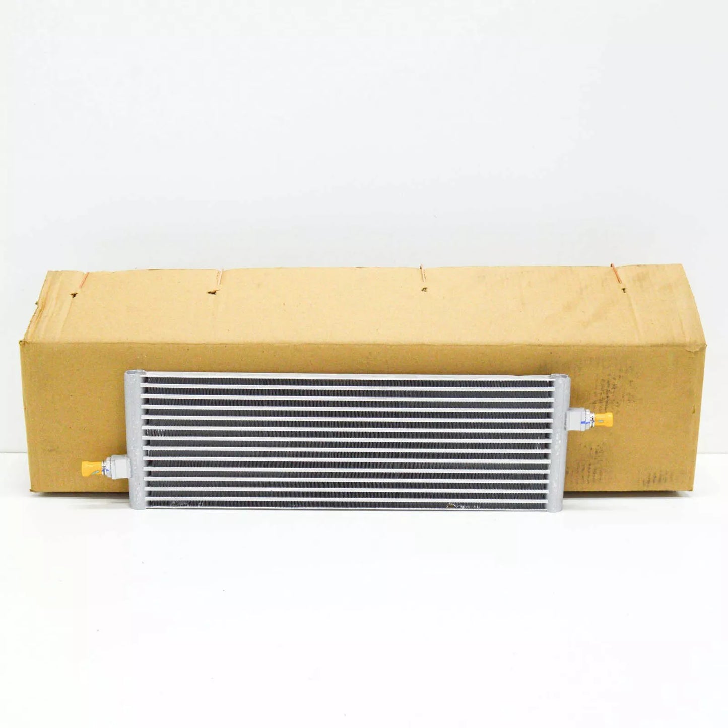 NEW MERCEDES-BENZ GLS X166 OIL COOLING RADIATOR A1665000700 ORIGINAL