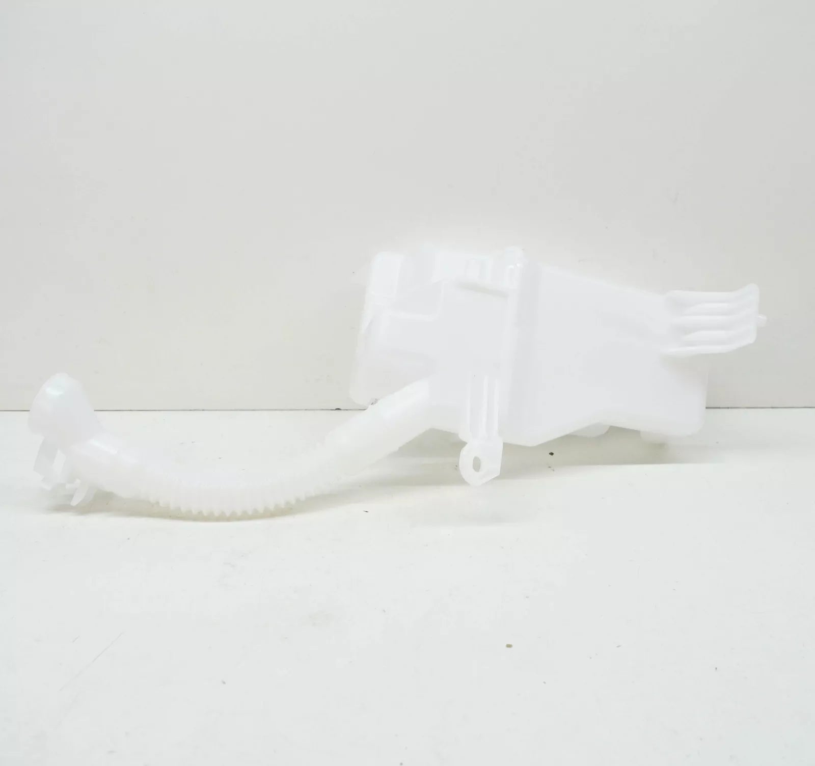 NEW MB A W177 WINDSHIELD WASHER FLUID RESERVOIR TANK A1778690100