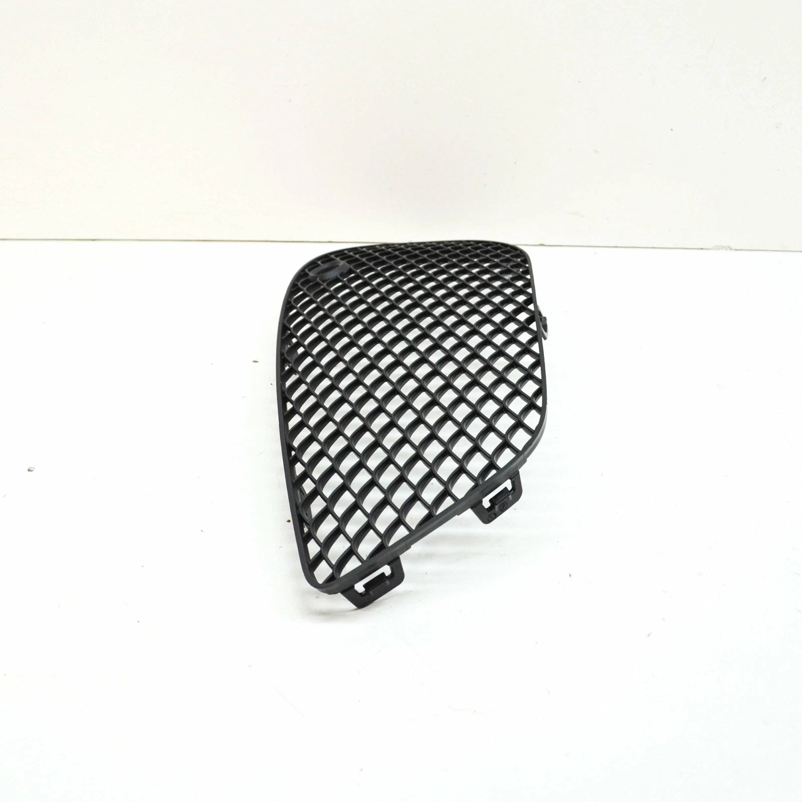 NEW MERCEDES-BENZ C-CLASS W205 FRONT BUMPER LEFT GRILLE A2058852523 2016