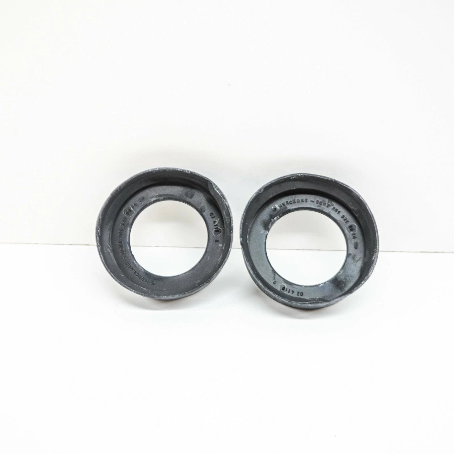 NEW MERCEDES-BENZ E W124 FRONT SPRING UPPER RUBBER MOUNTING A2013210984 ORIGINAL