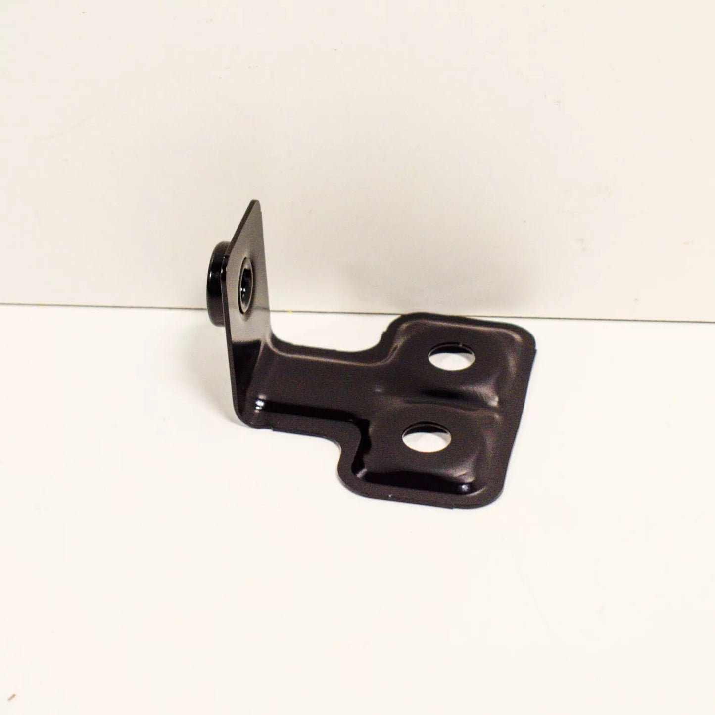 NEW BMW 5 G30 FRONT LEFT FENDER SIDE PANEL BRACKET 41357440425 ORIGINAL