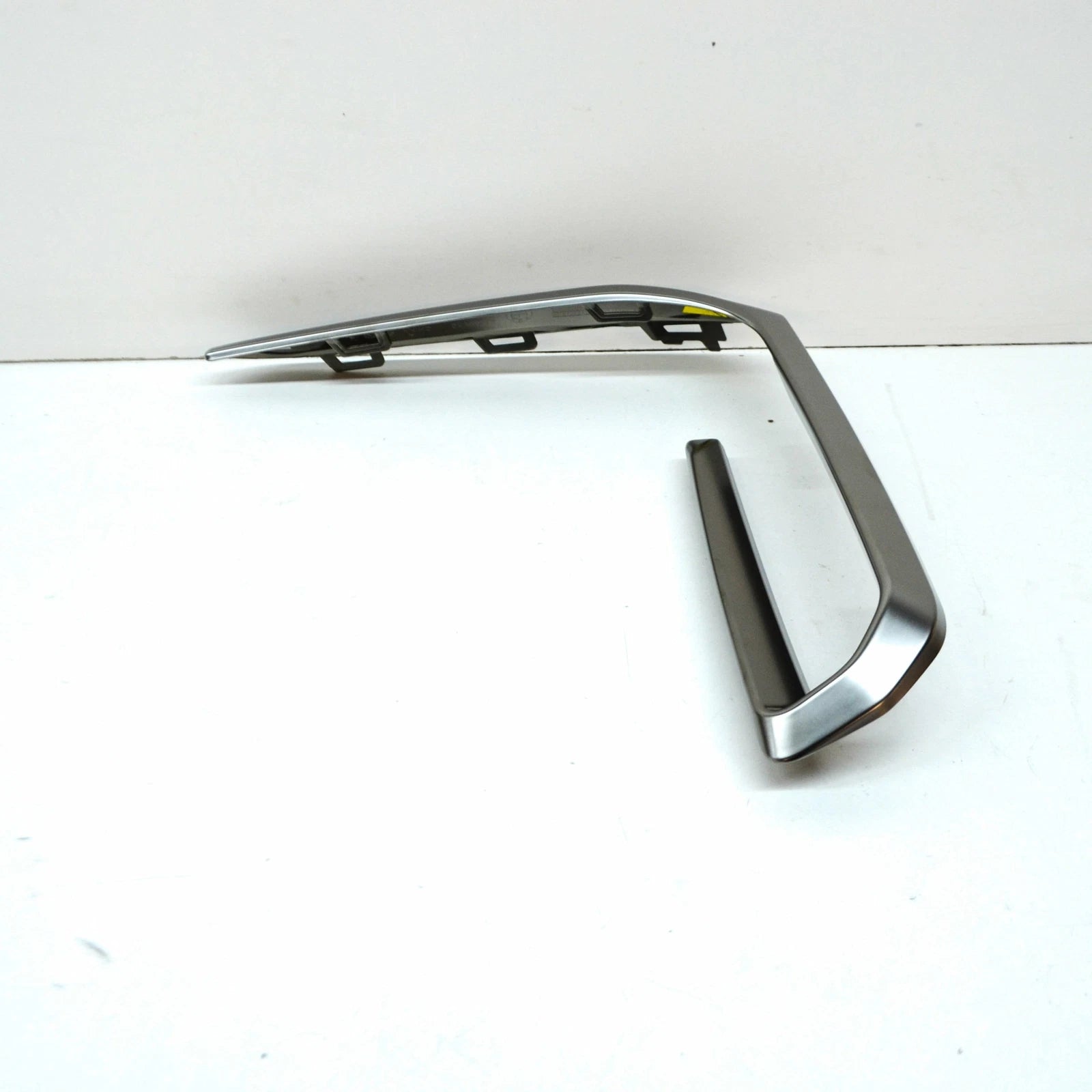 NEW BMW X5 G05 FRONT M BUMPER LEFT SIDE GRILLE TRIM 51118092669 GENUINE