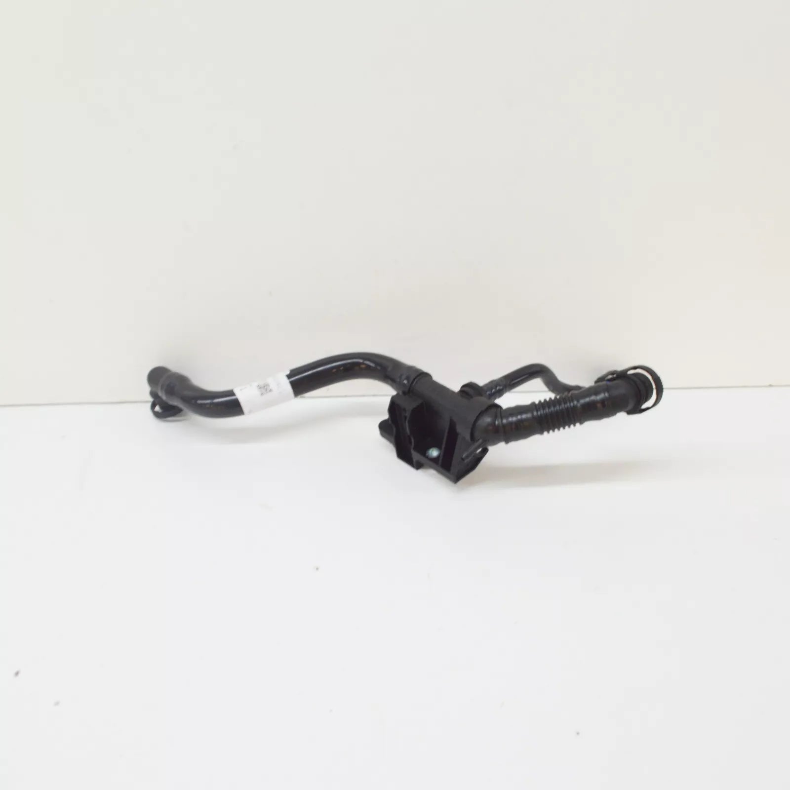 NEW VW TOURAN 1T BREATHER VENT HOSE 03C103474J