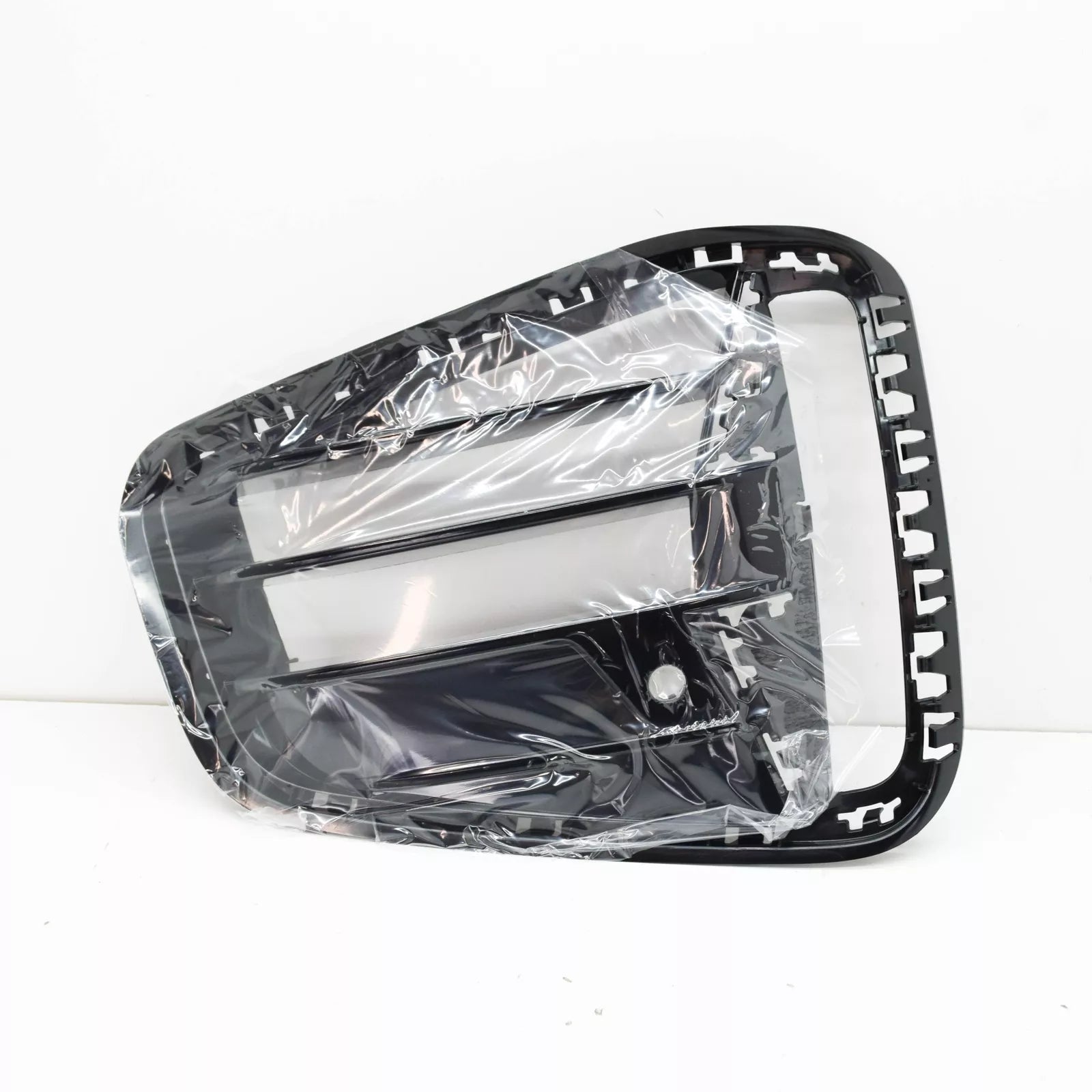 NEW BMW 4 COUPE G22 FRONT BUMPER OPEN RIGHT GRILLE 51118077066 ORIGINAL