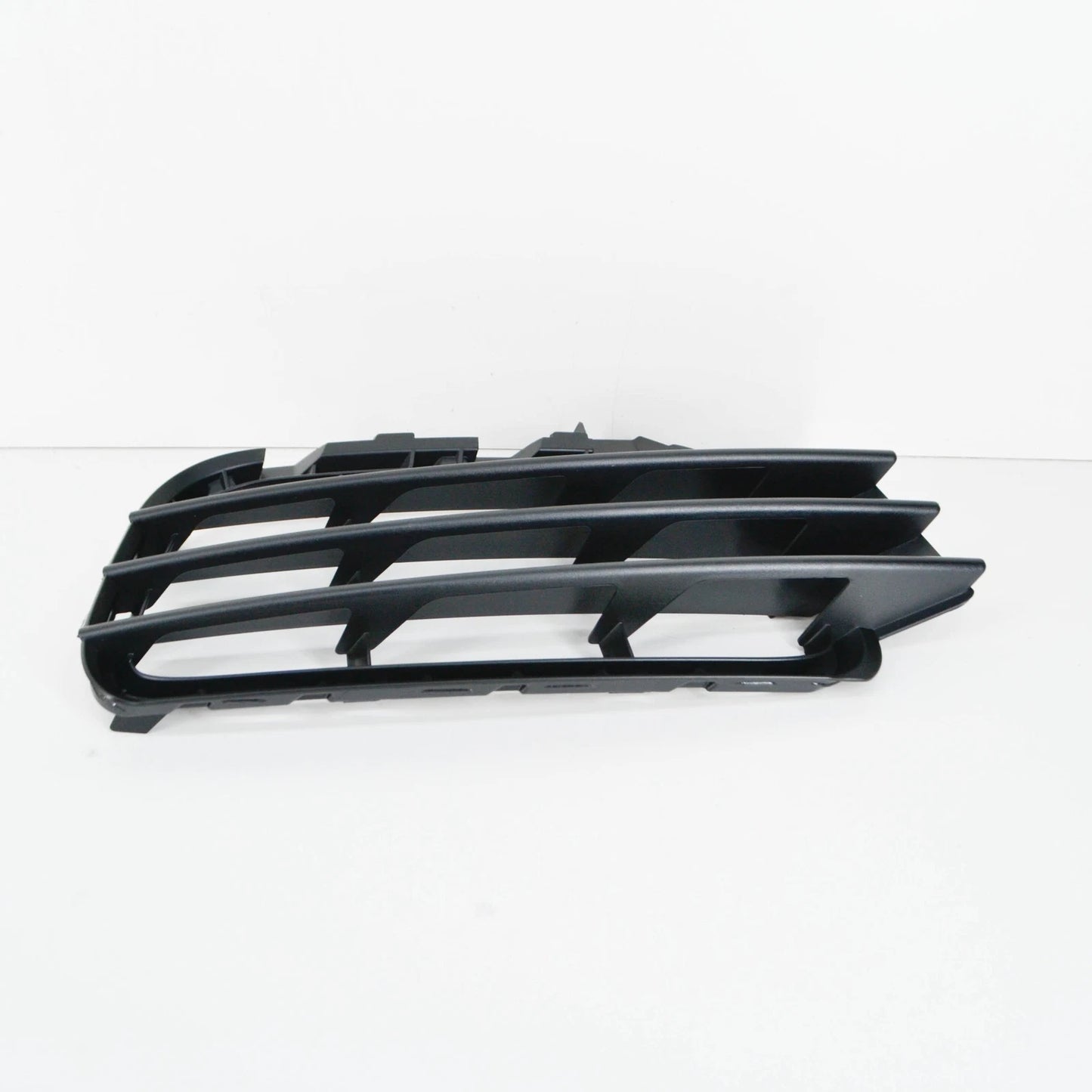NEW VOLKSWAGEN TOUAREG 7P FRONT BUMPER RIGHT GRILLE 7P68536669B9