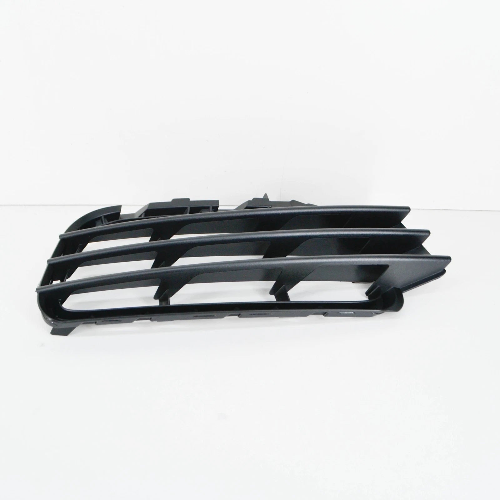 NEW VOLKSWAGEN TOUAREG 7P FRONT BUMPER RIGHT GRILLE 7P68536669B9